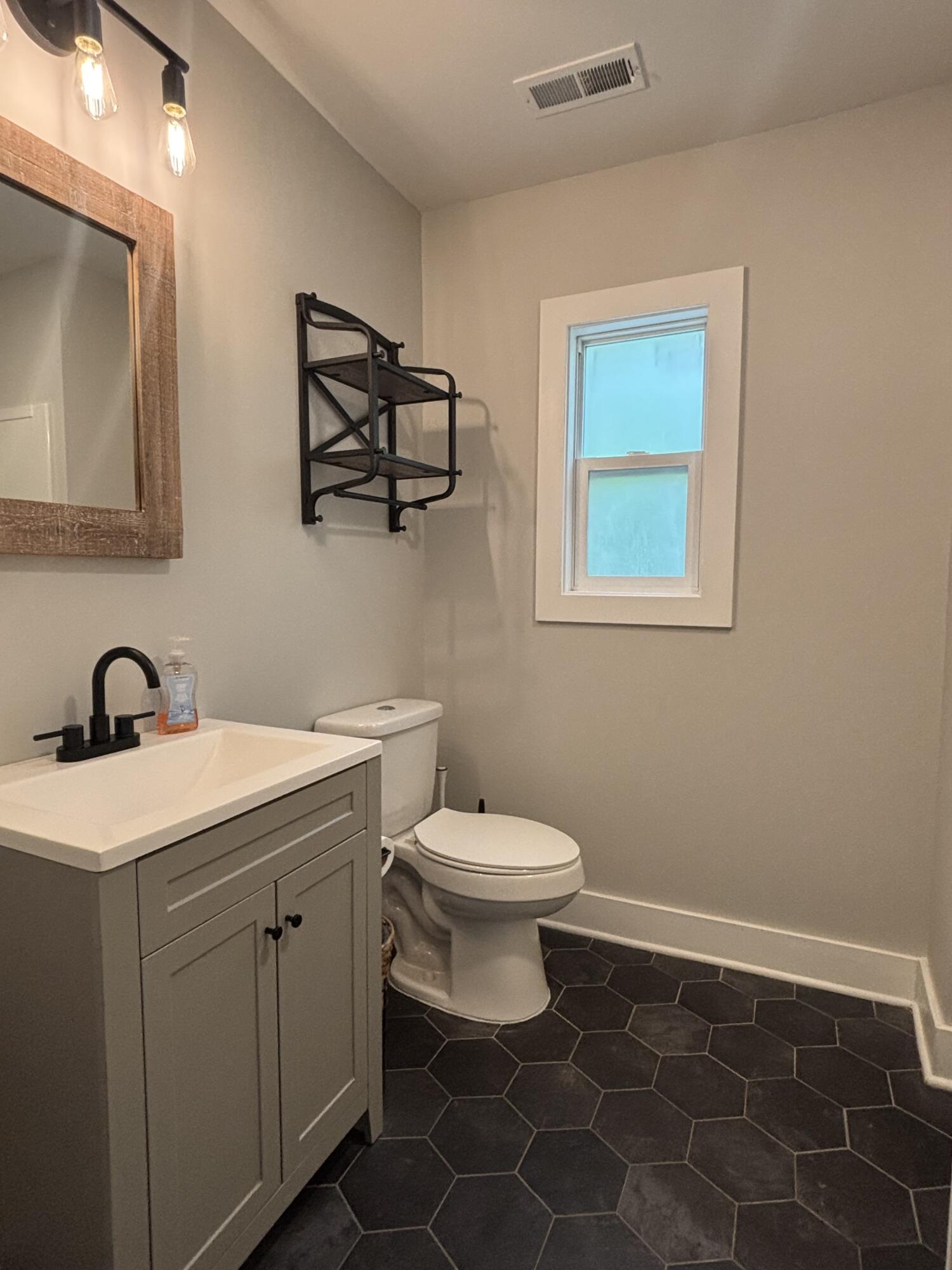 3637 Colonial Avenue NE Grand Rapids MI 49525