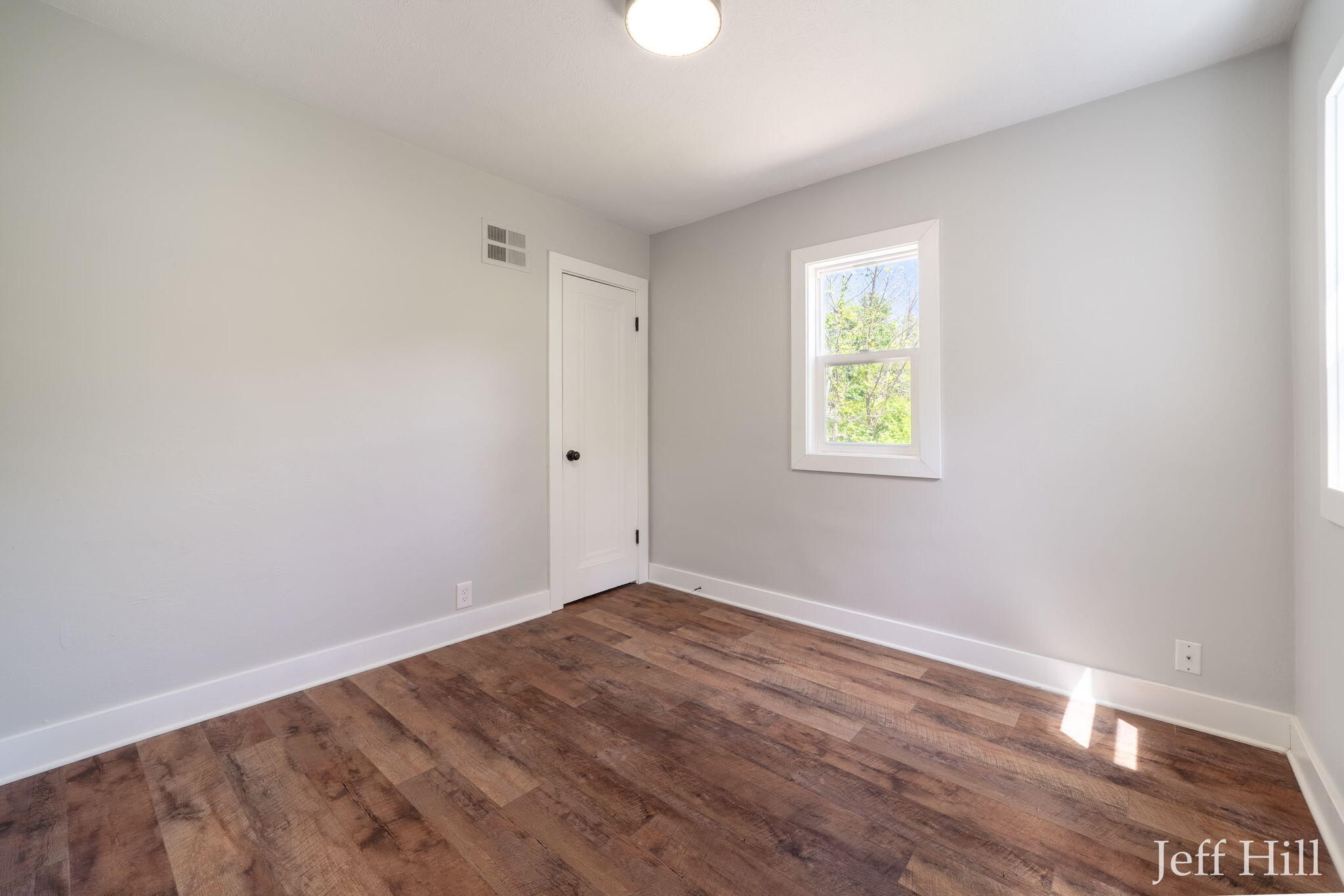 3637 Colonial Avenue NE Grand Rapids MI 49525