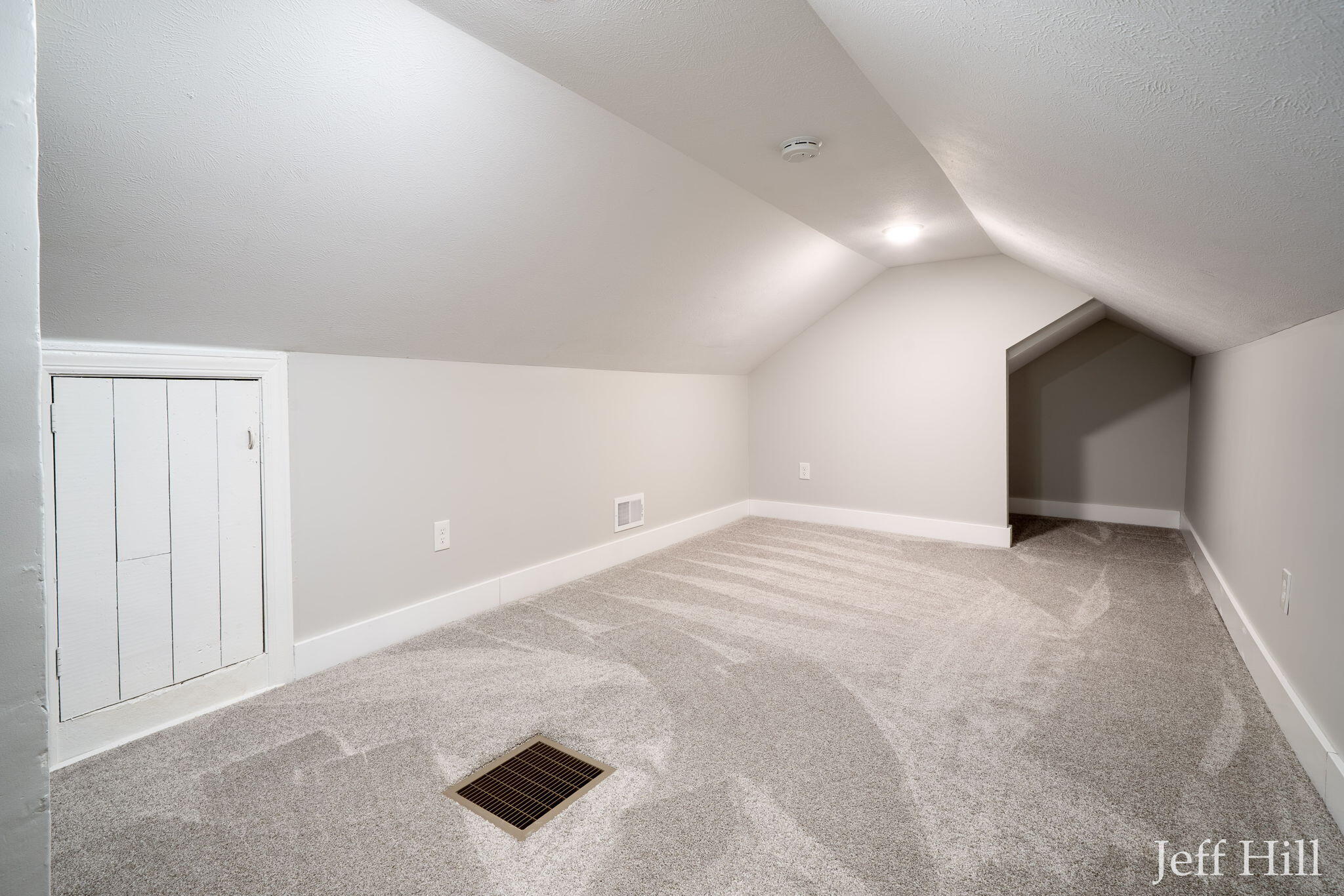 3637 Colonial Avenue NE Grand Rapids MI 49525