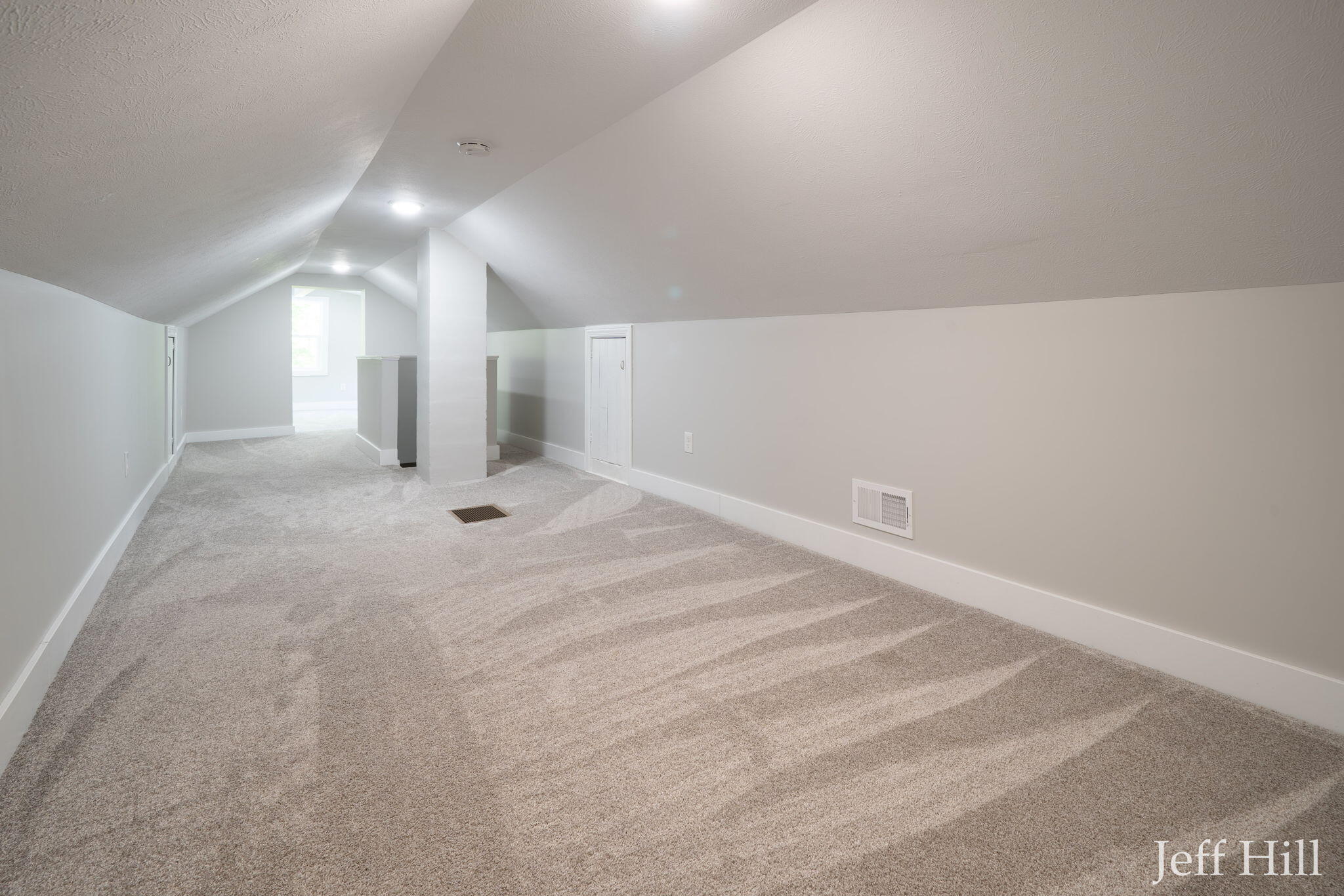 3637 Colonial Avenue NE Grand Rapids MI 49525