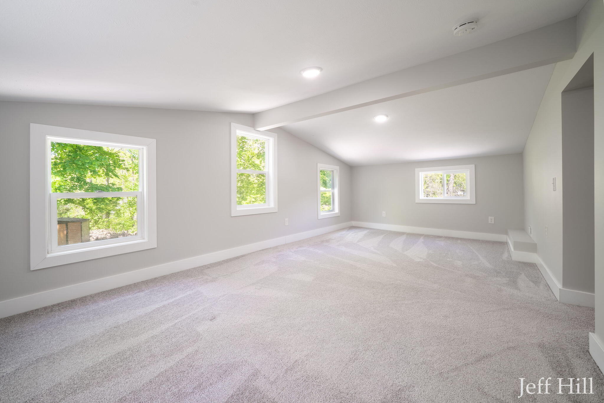 3637 Colonial Avenue NE Grand Rapids MI 49525