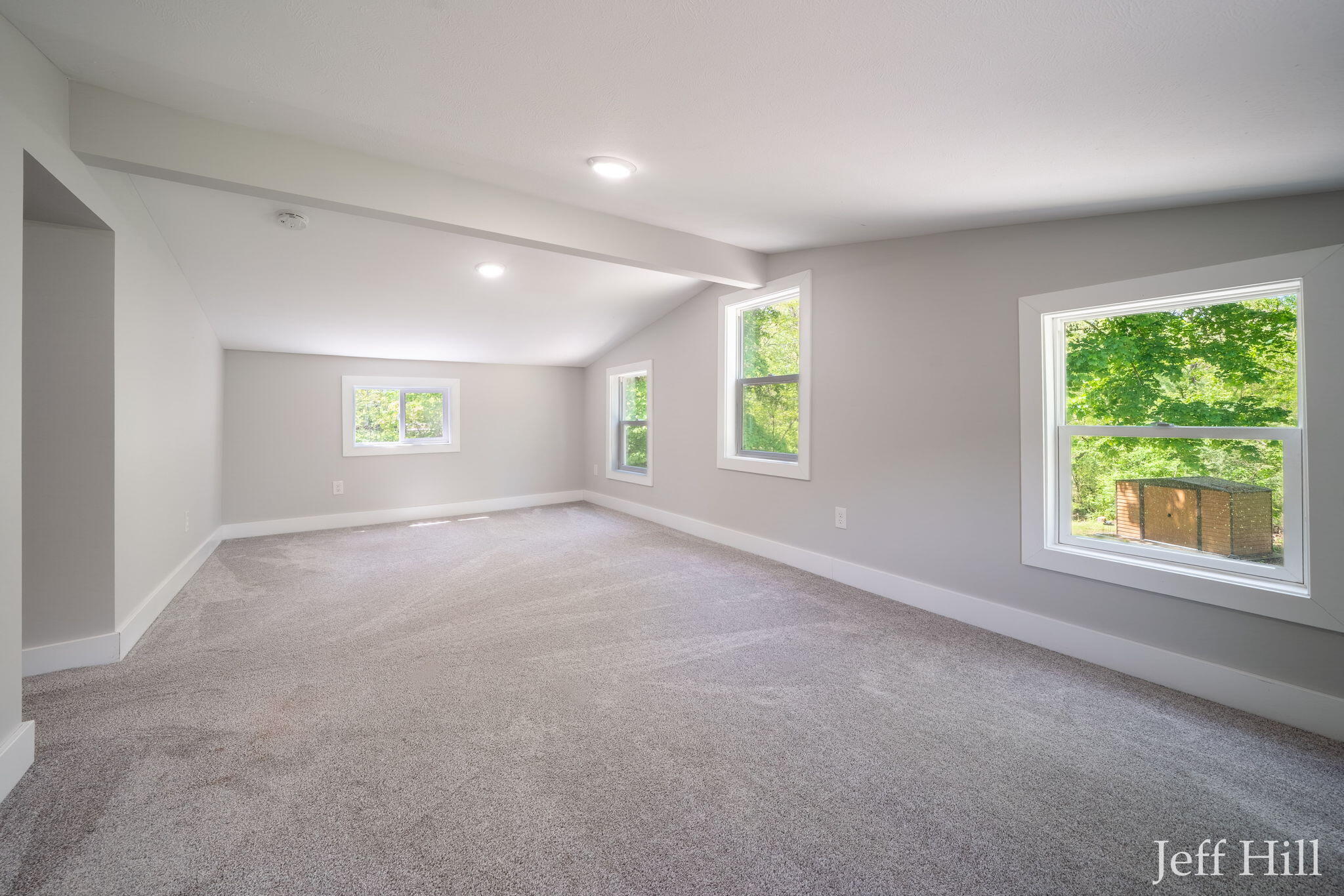 3637 Colonial Avenue NE Grand Rapids MI 49525