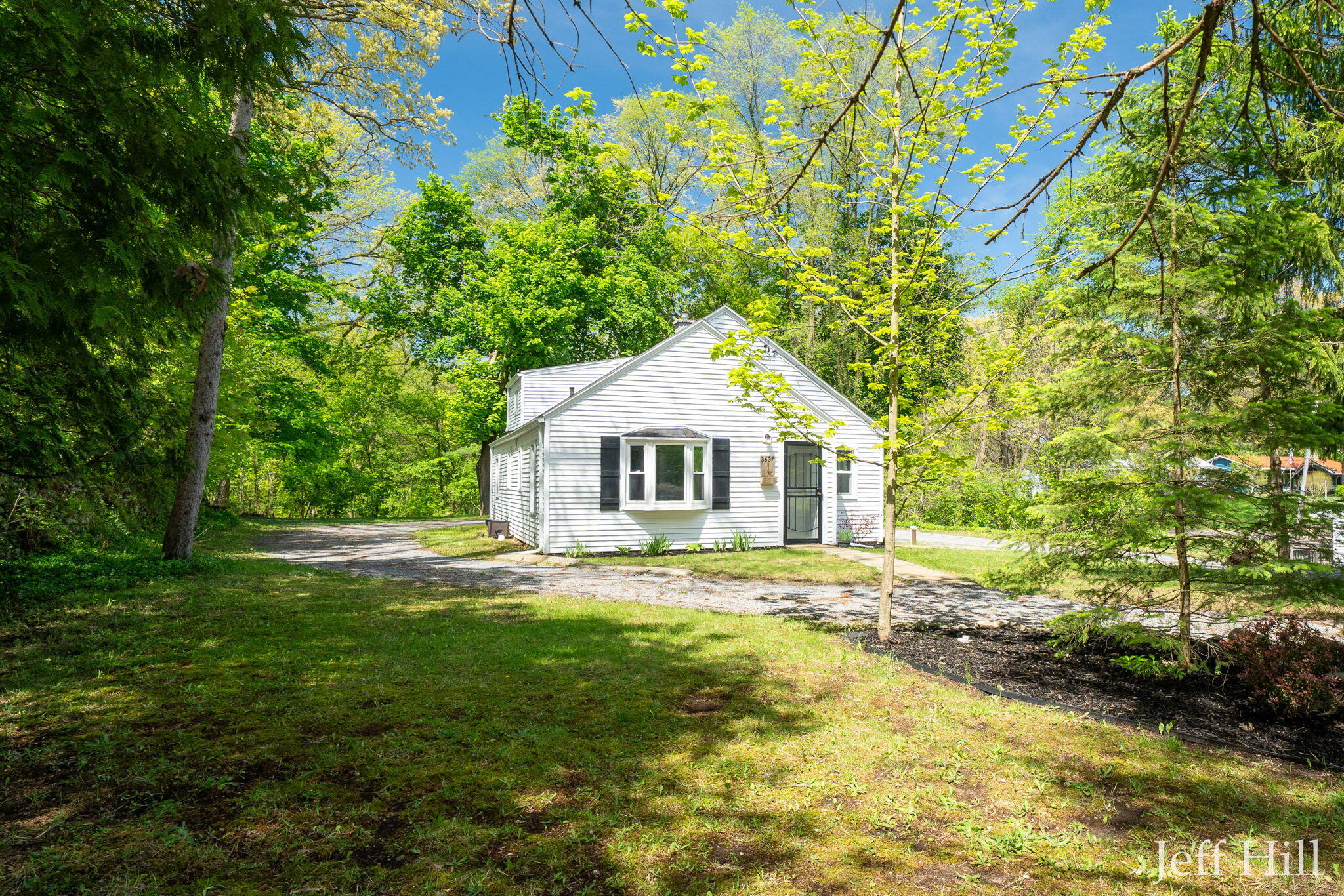 3637 Colonial Avenue NE Grand Rapids MI 49525