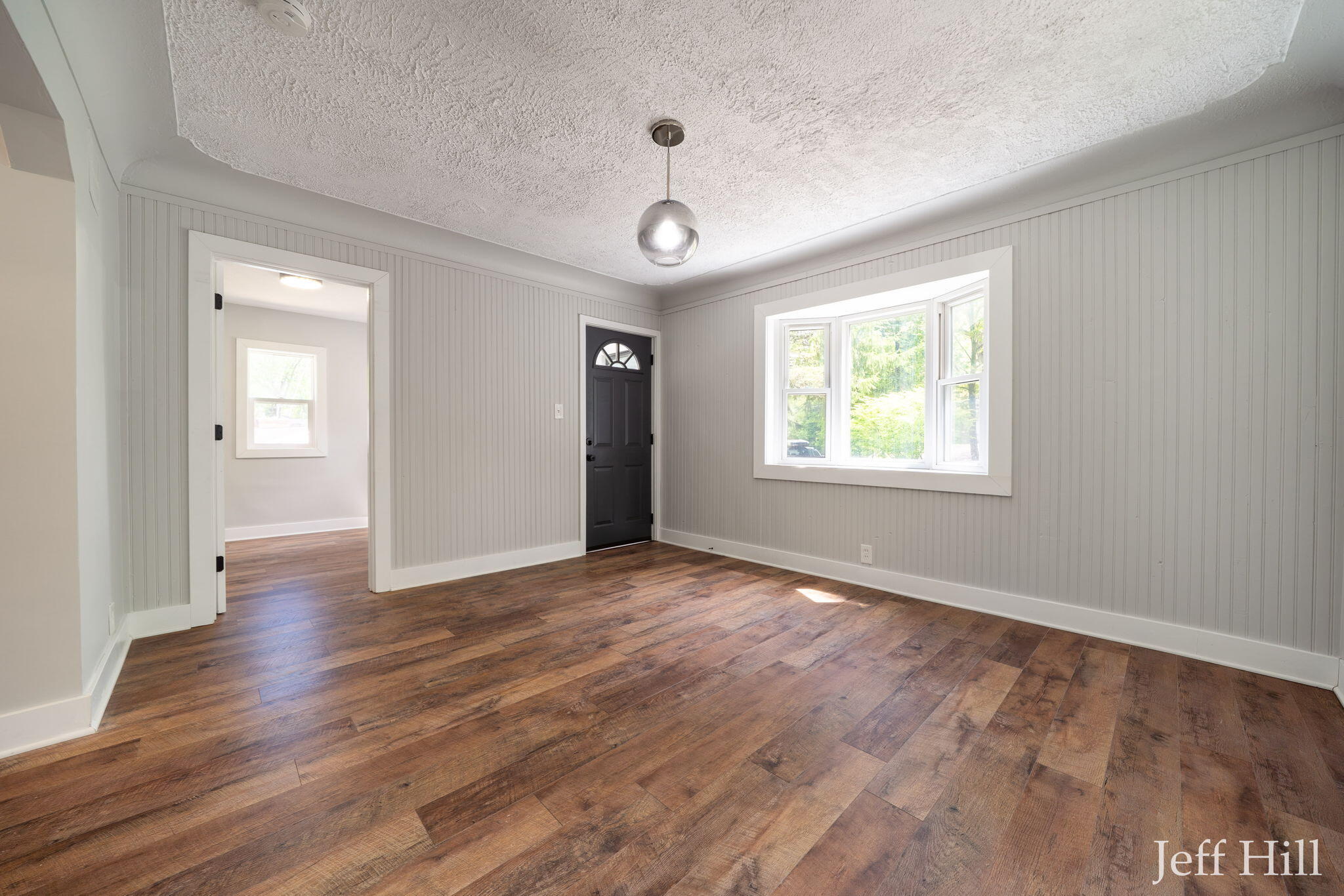 3637 Colonial Avenue NE Grand Rapids MI 49525