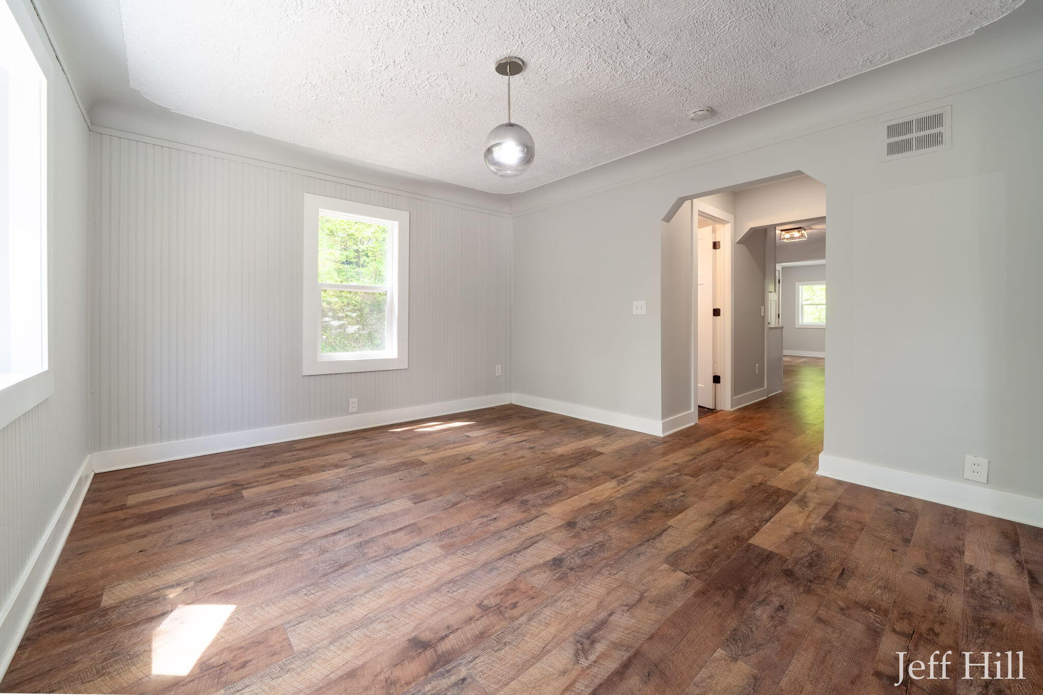 3637 Colonial Avenue NE Grand Rapids MI 49525