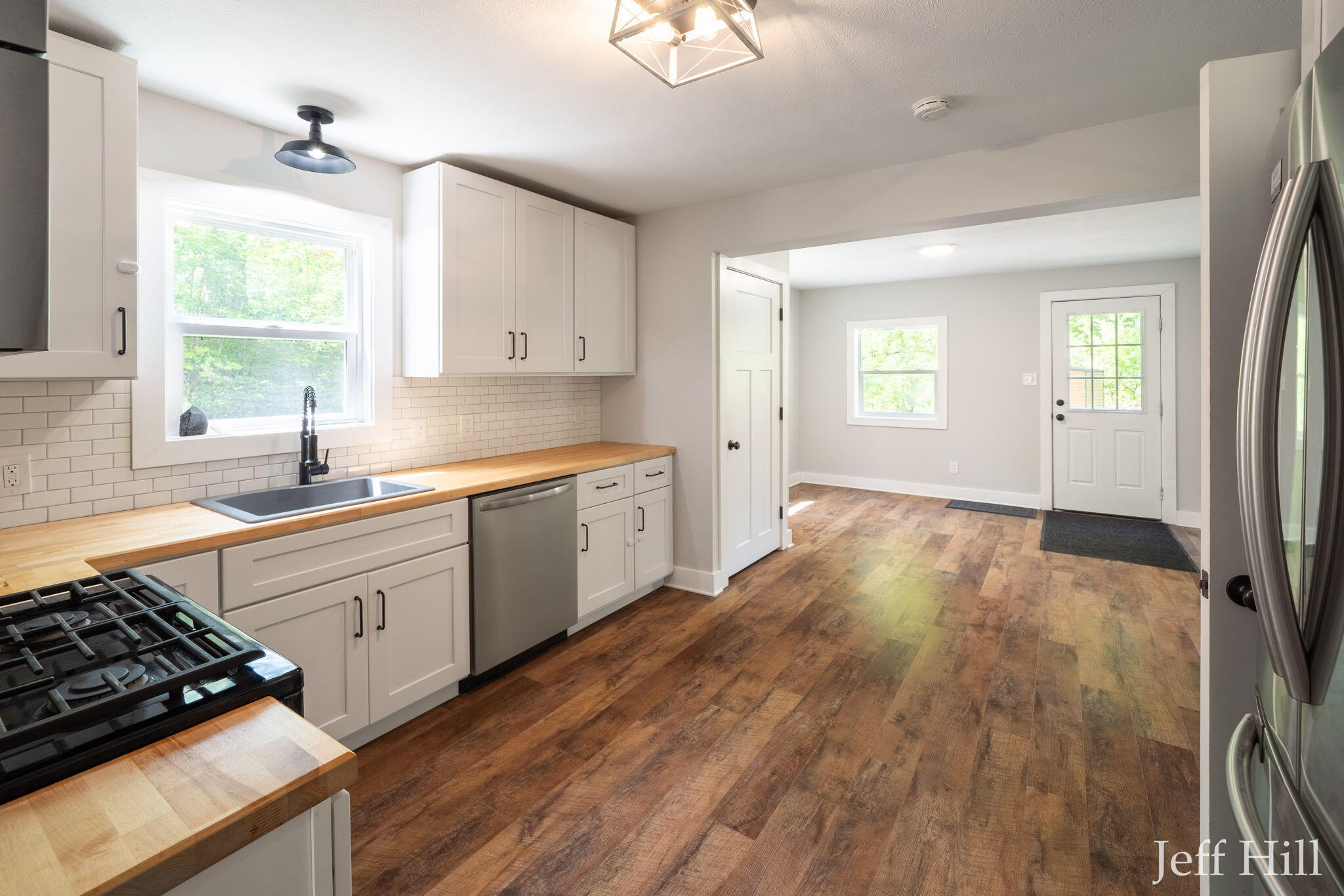 3637 Colonial Avenue NE Grand Rapids MI 49525