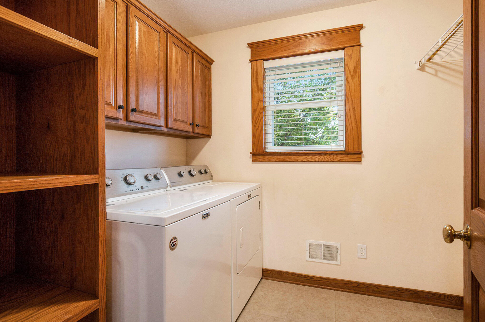 9975 Young Avenue NE Rockford MI 49341