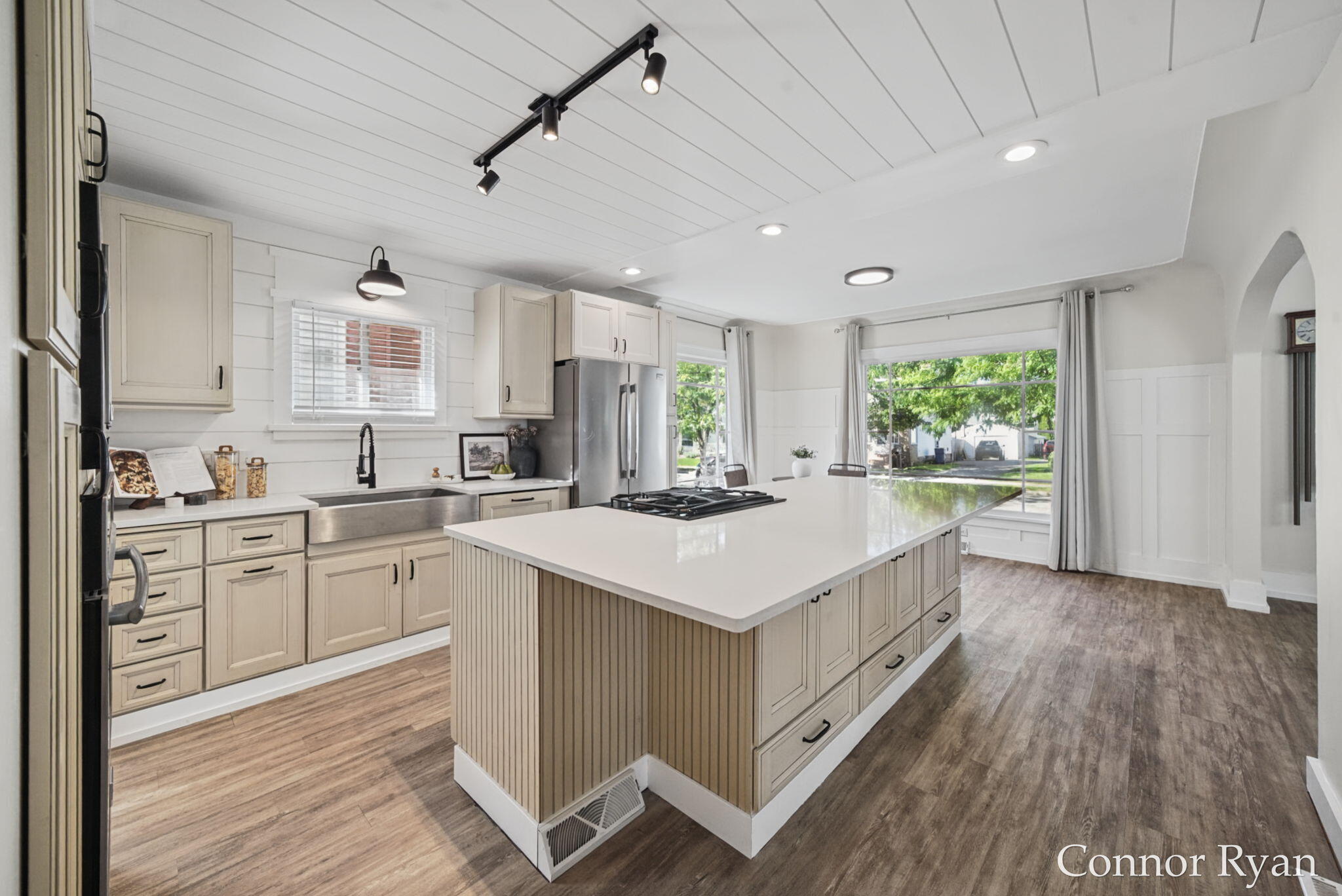 1362 Columbia Avenue NE Grand Rapids MI 49505