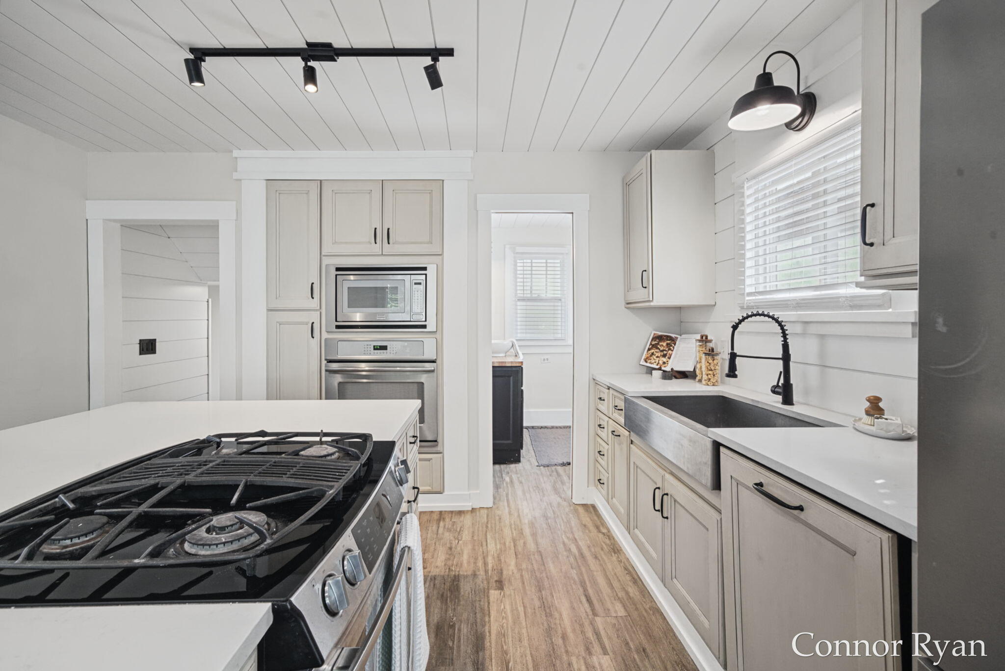 1362 Columbia Avenue NE Grand Rapids MI 49505