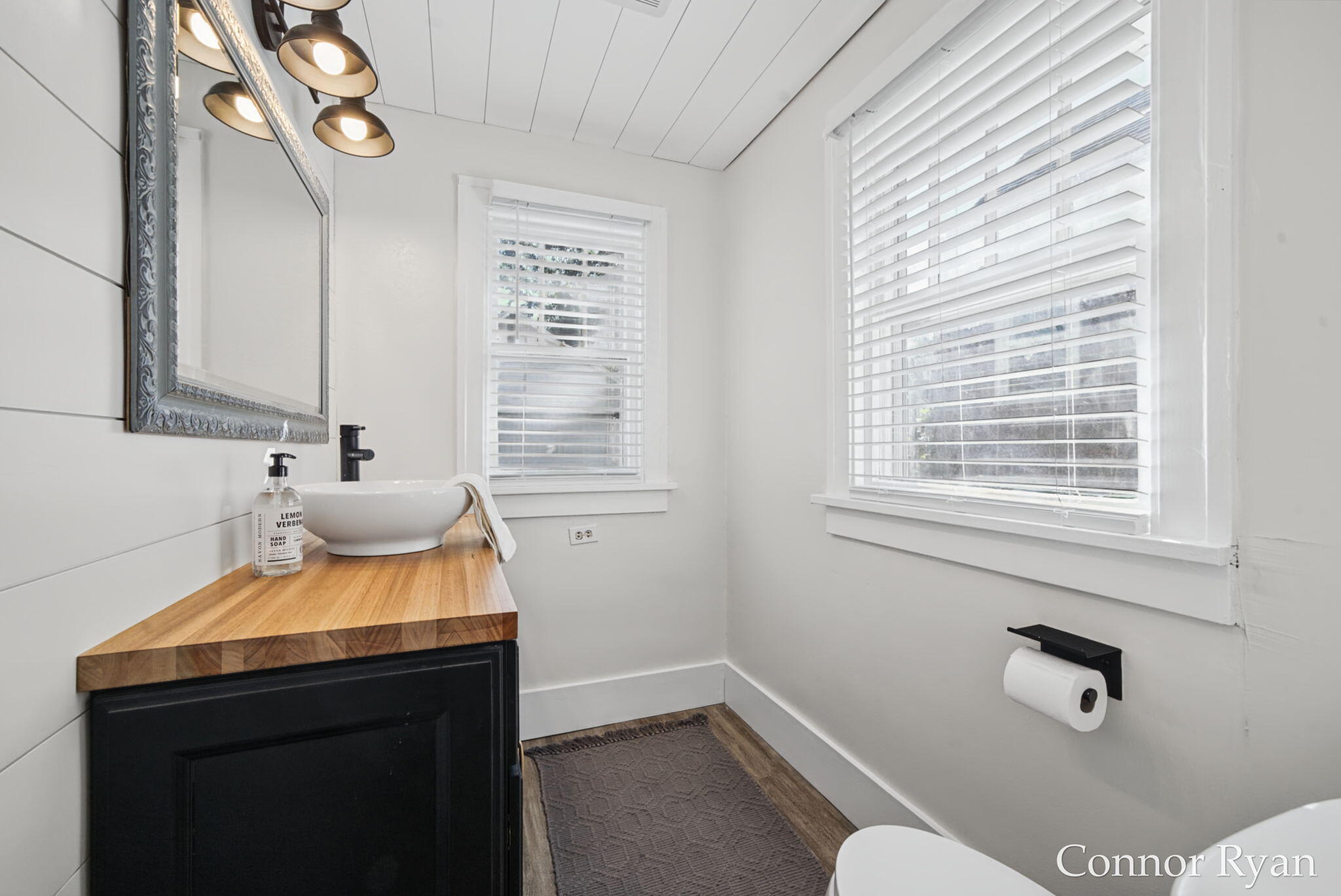 1362 Columbia Avenue NE Grand Rapids MI 49505