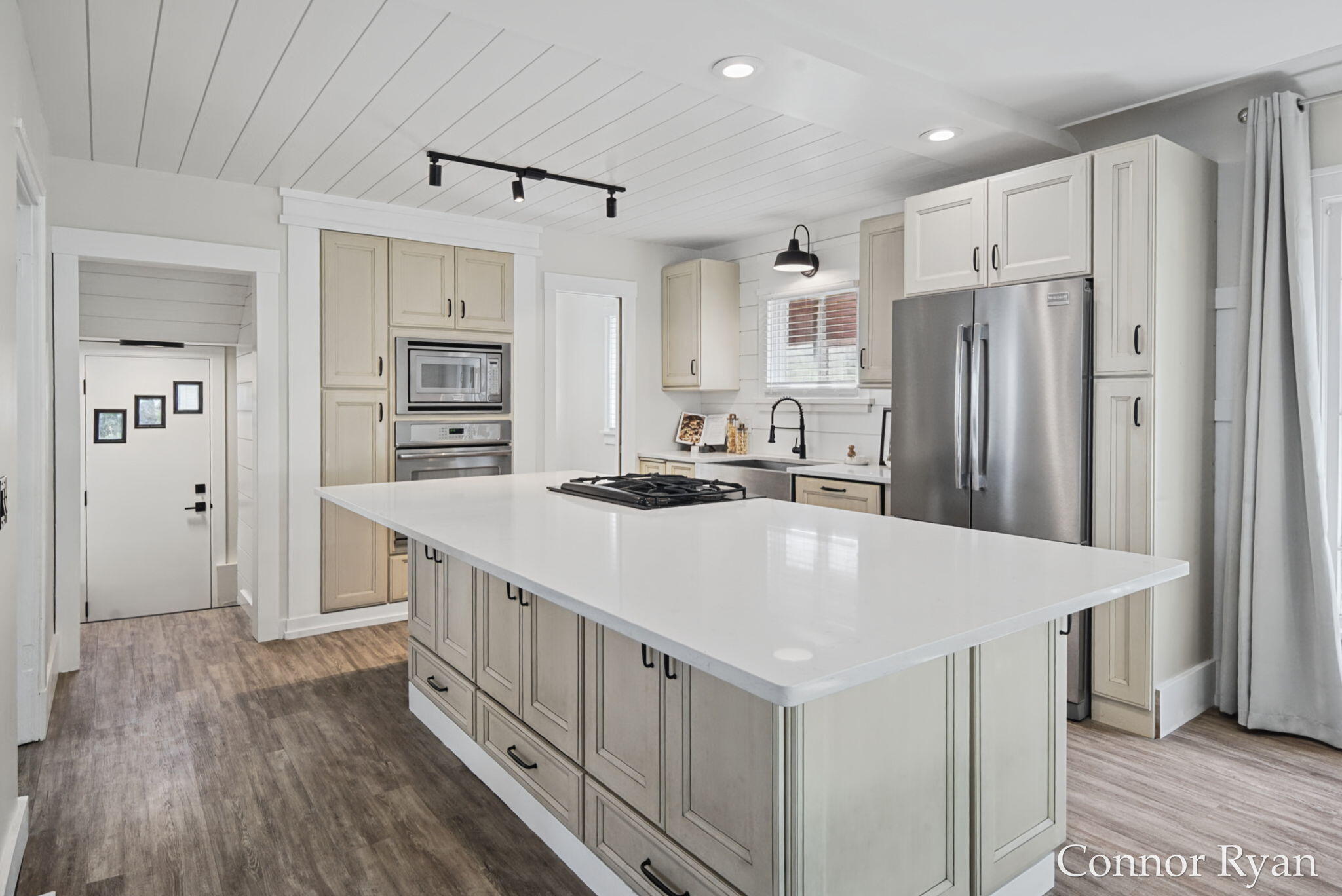 1362 Columbia Avenue NE Grand Rapids MI 49505