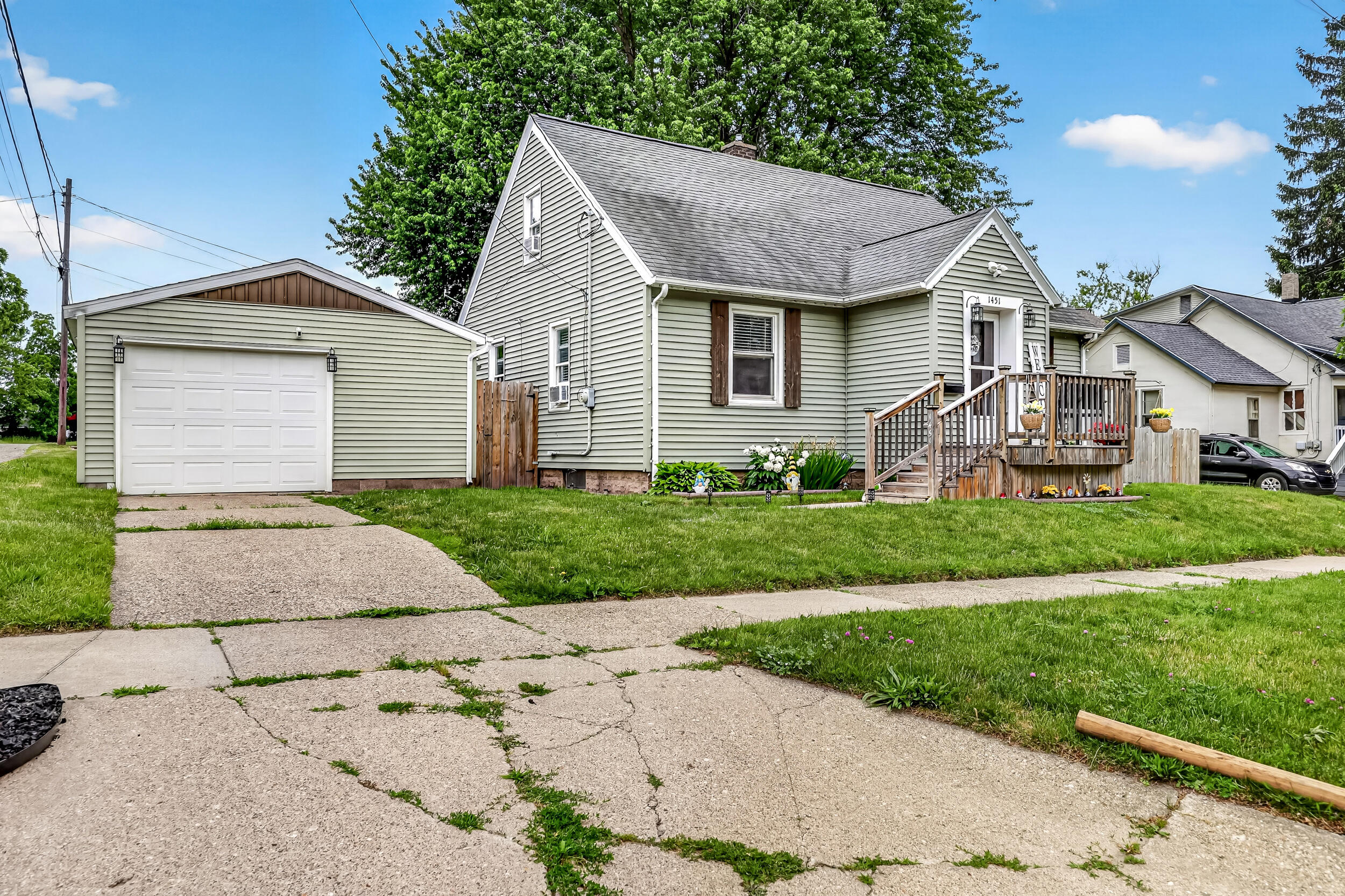 1451 Barclay Street Muskegon MI 49441