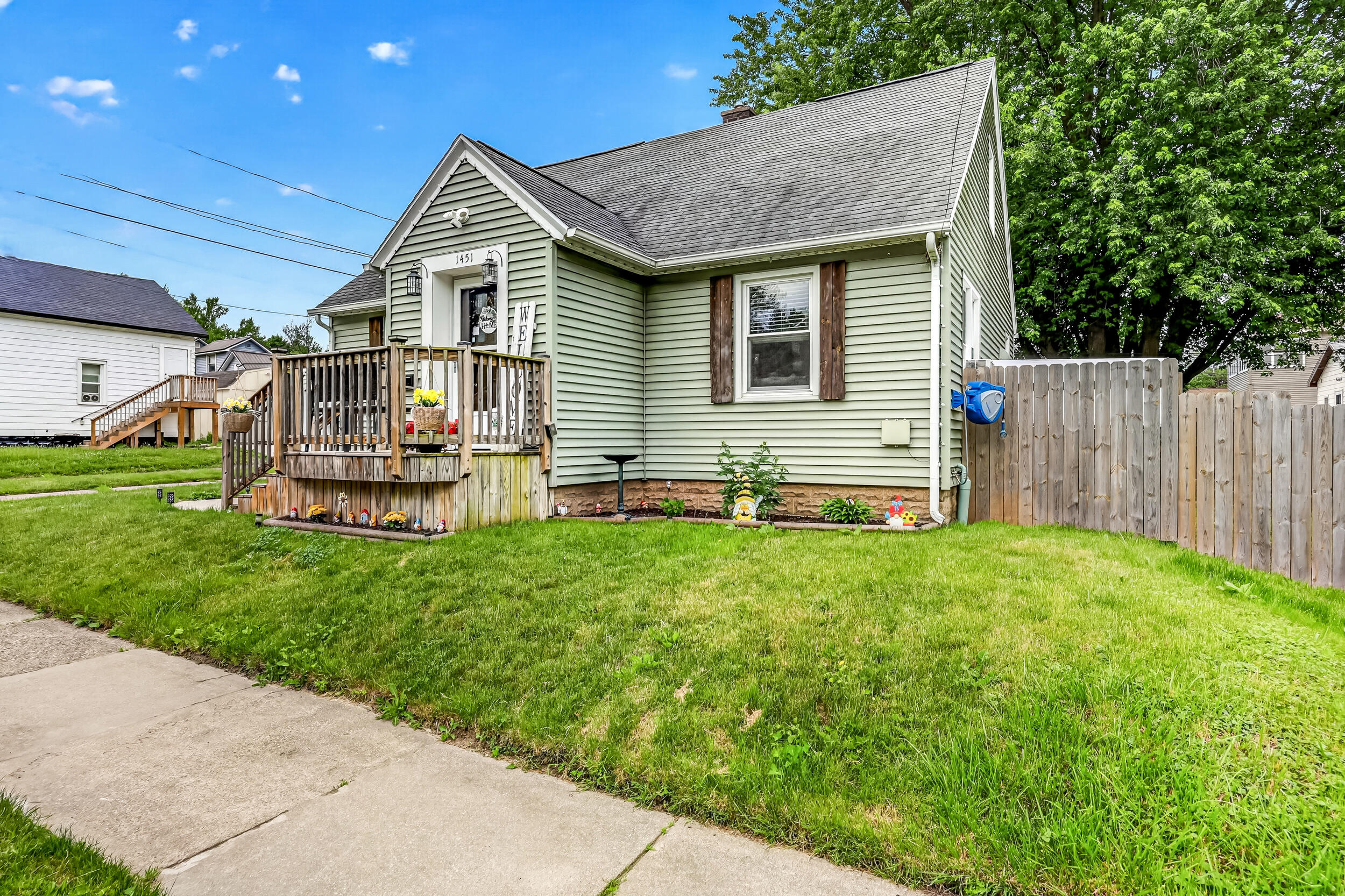 1451 Barclay Street Muskegon MI 49441