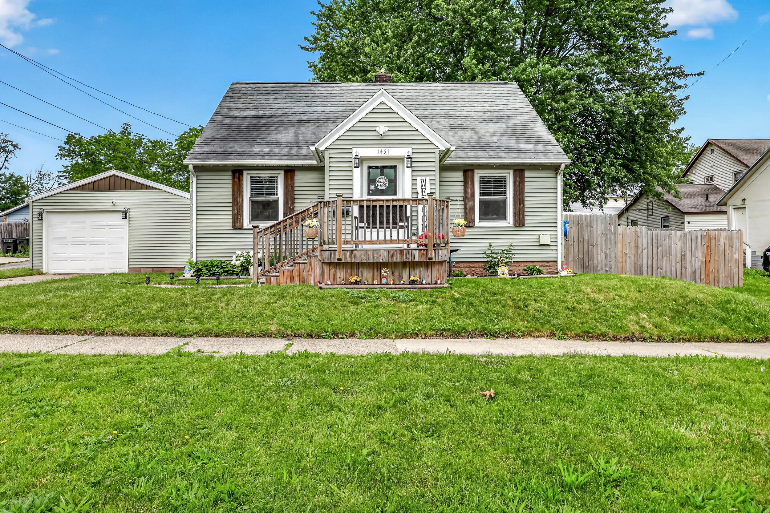 1451 Barclay Street Muskegon MI 49441