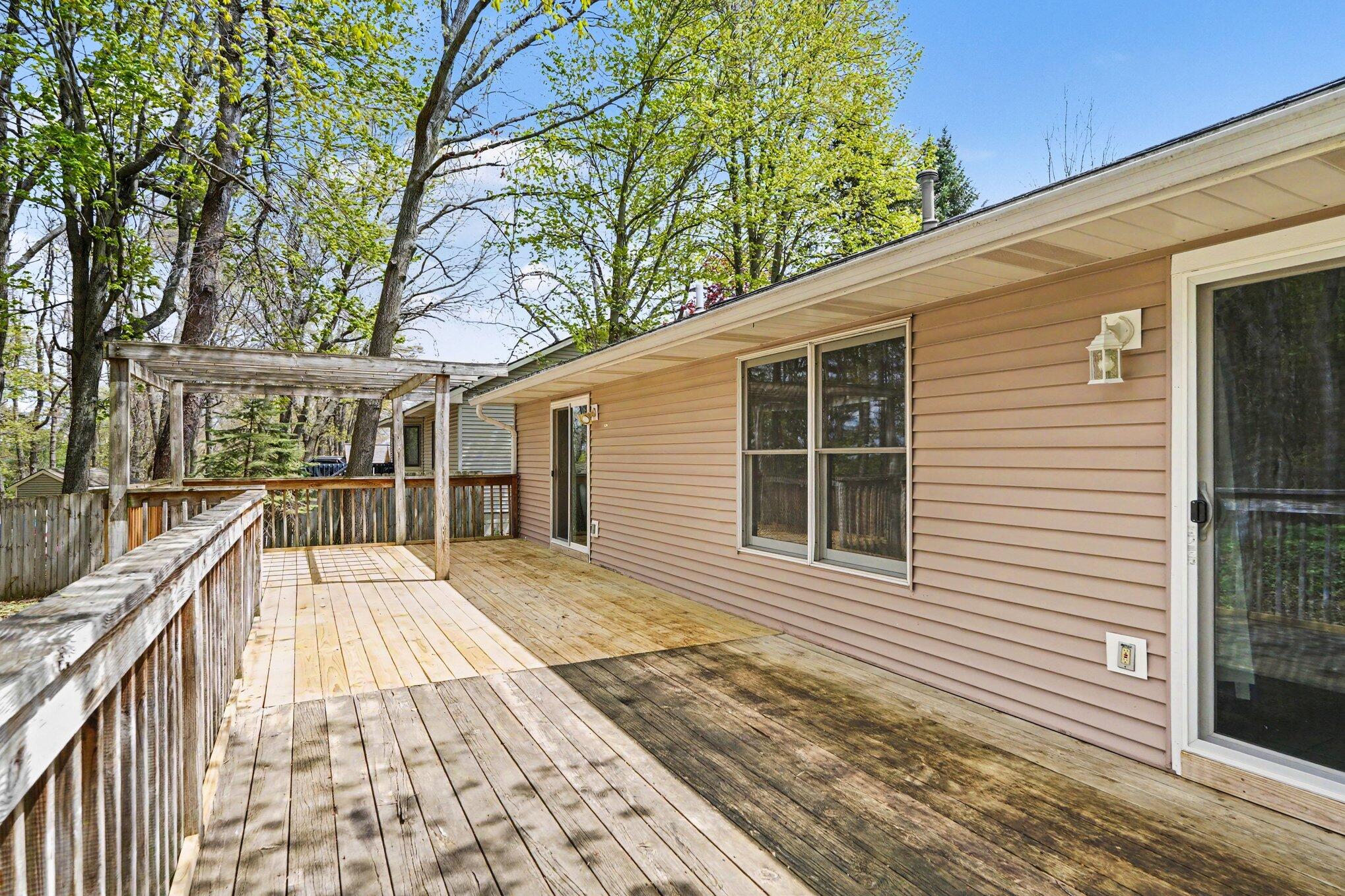 177 Glen Eagle Drive NE Rockford MI 49341