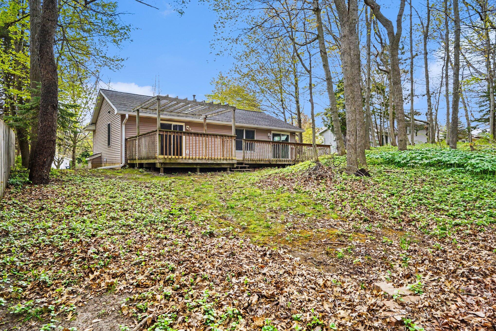 177 Glen Eagle Drive NE Rockford MI 49341