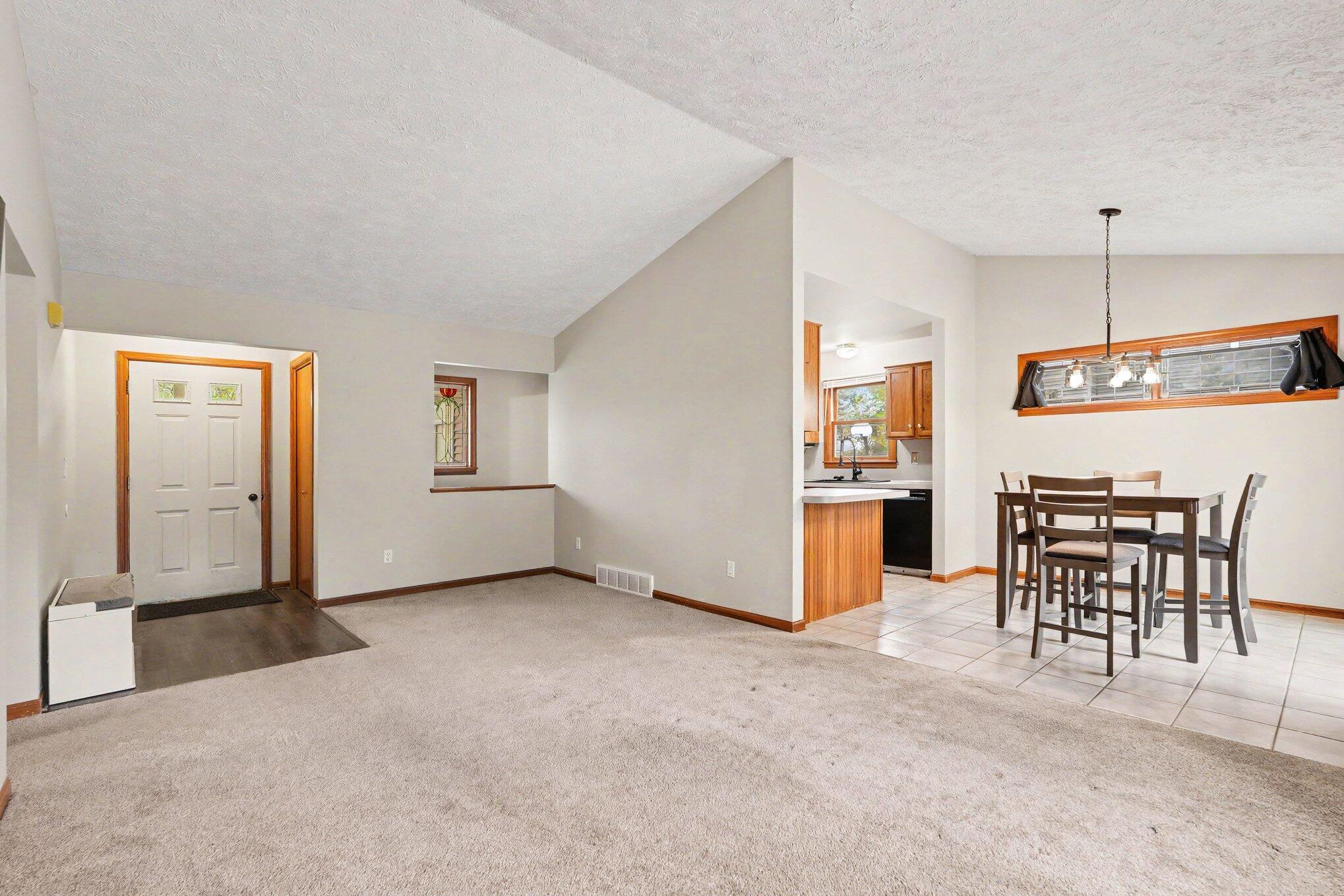 177 Glen Eagle Drive NE Rockford MI 49341