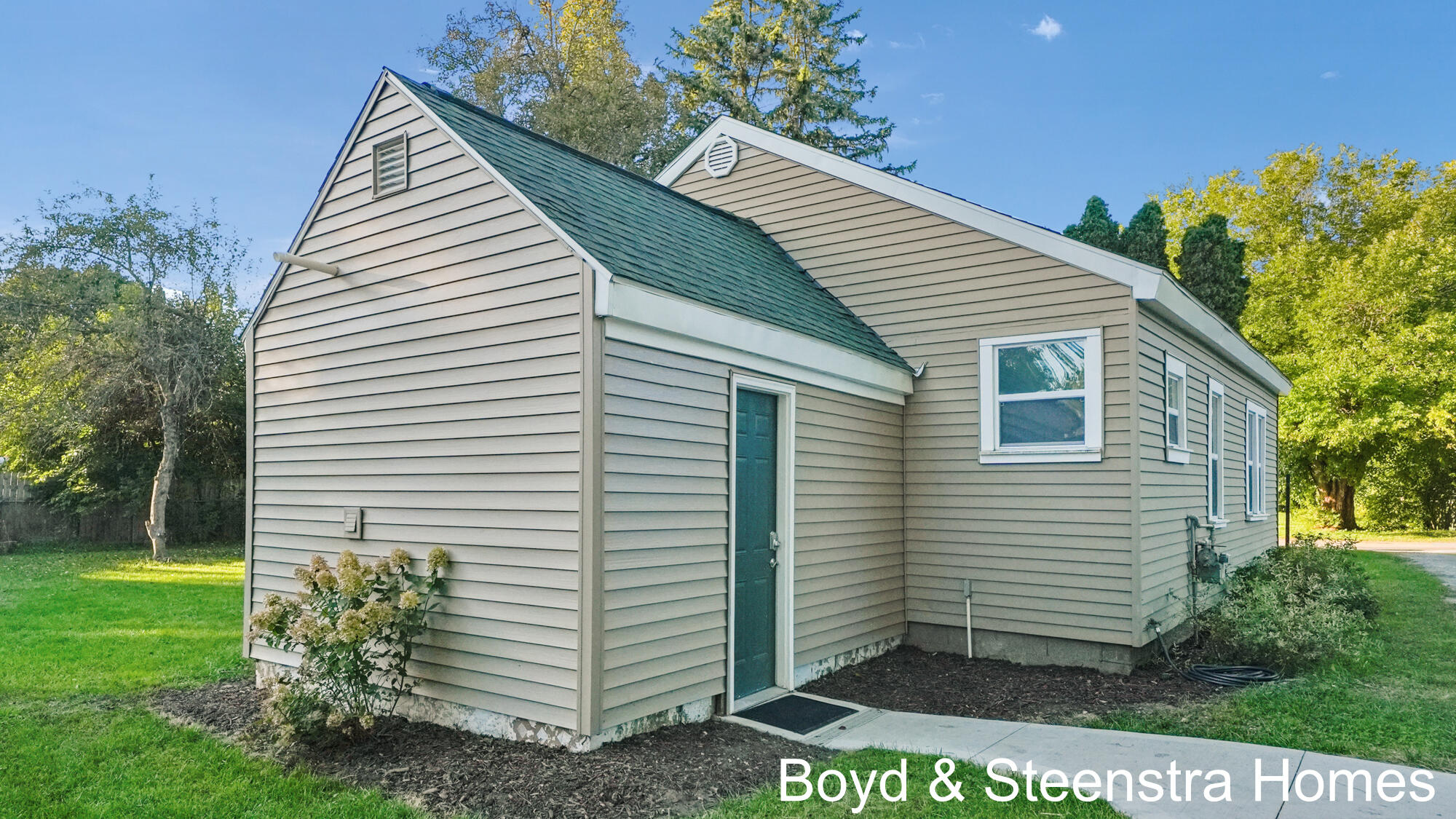 110 Peony Street SW Grand Rapids MI 49548