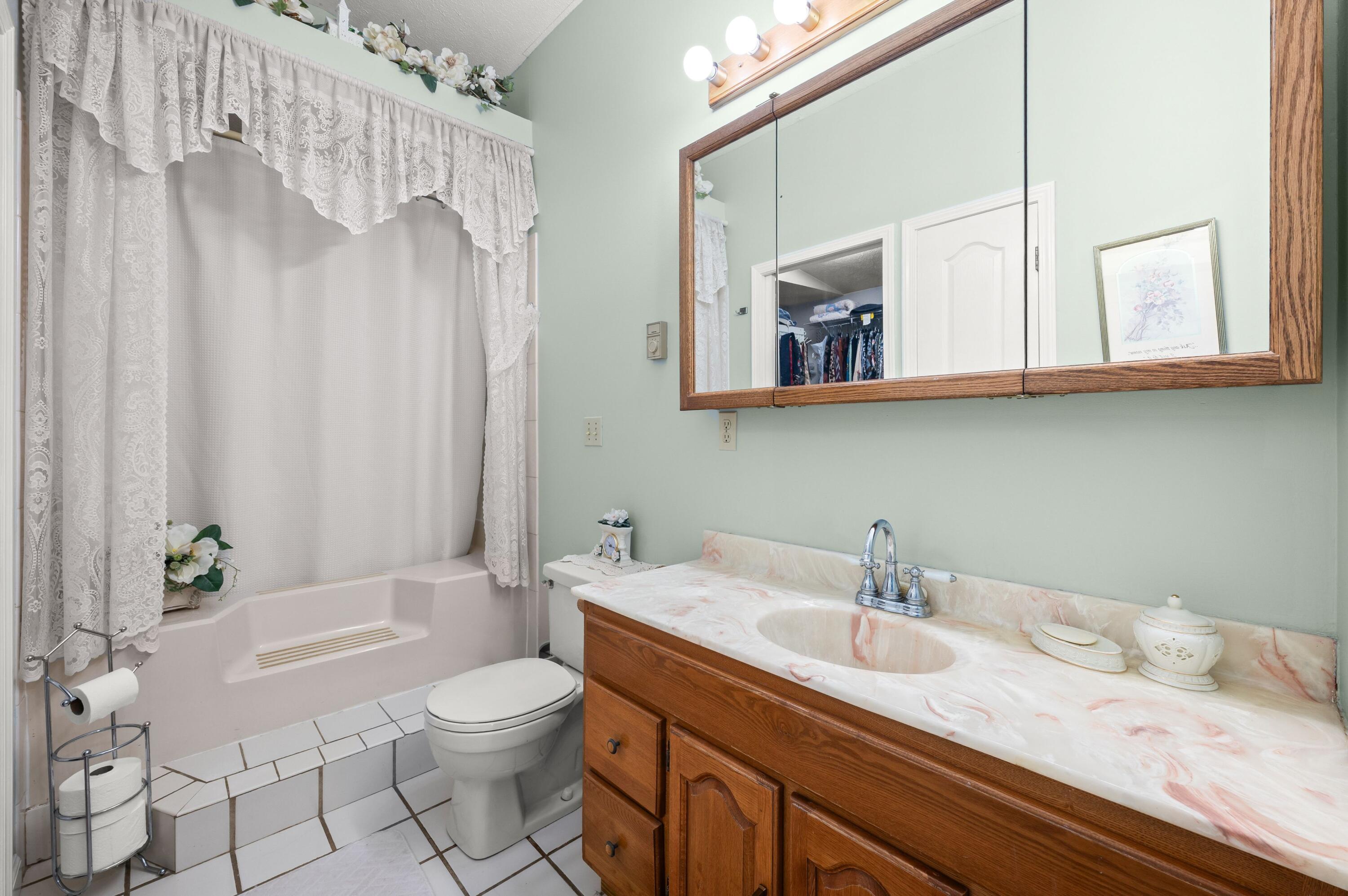 1864 Greenly Avenue Benton Harbor MI 49022