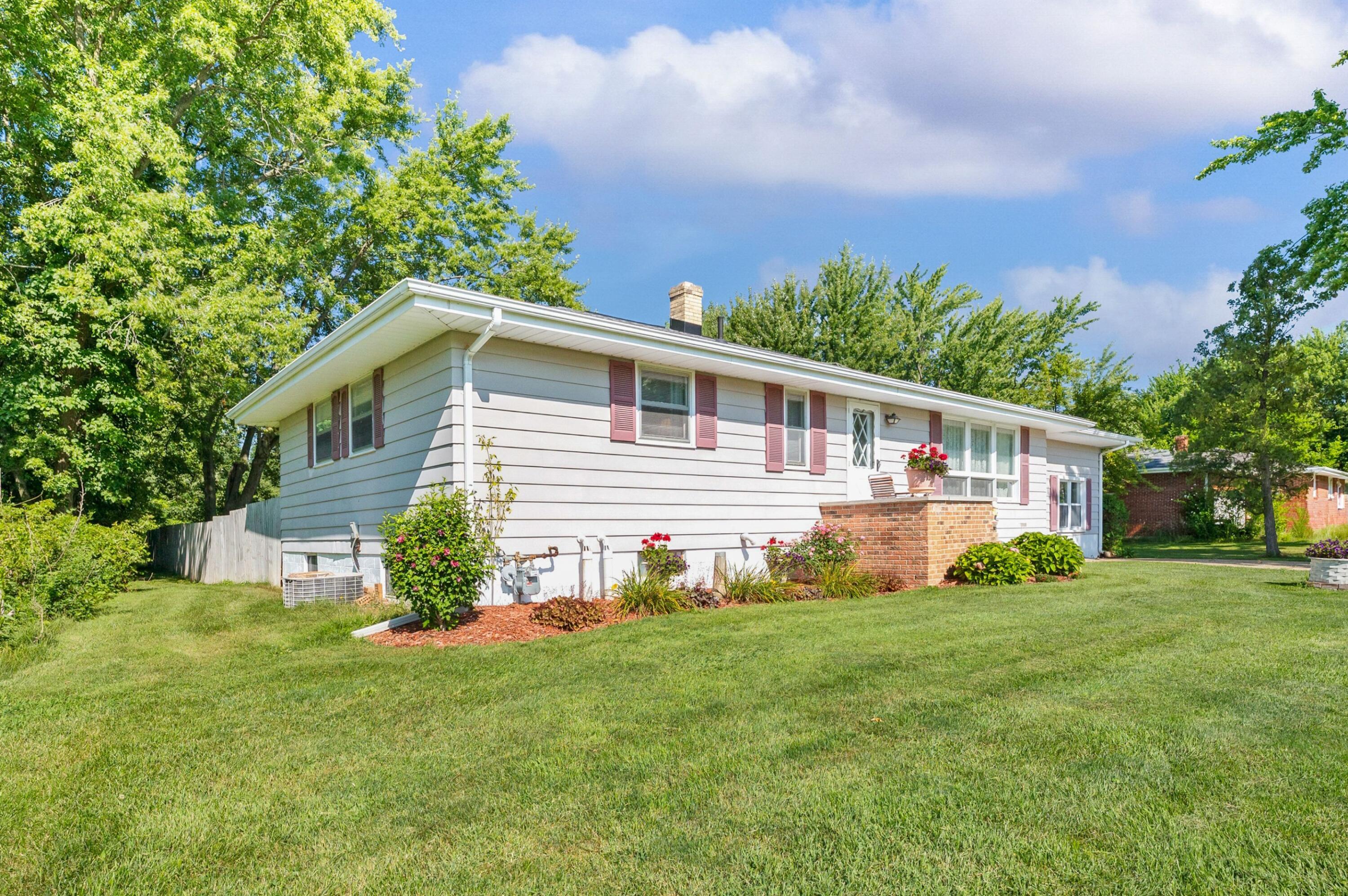 1864 Greenly Avenue Benton Harbor MI 49022
