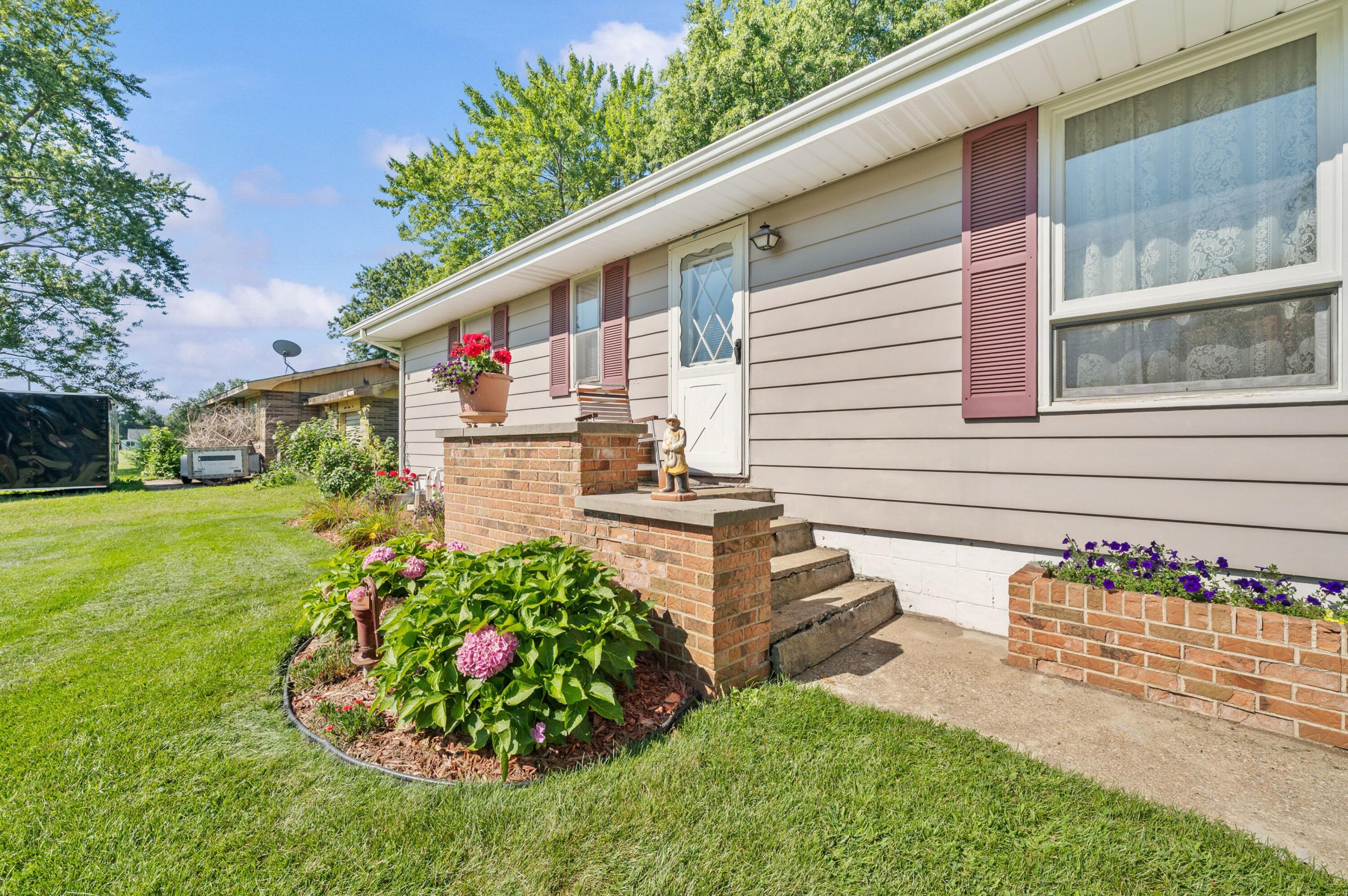 1864 Greenly Avenue Benton Harbor MI 49022