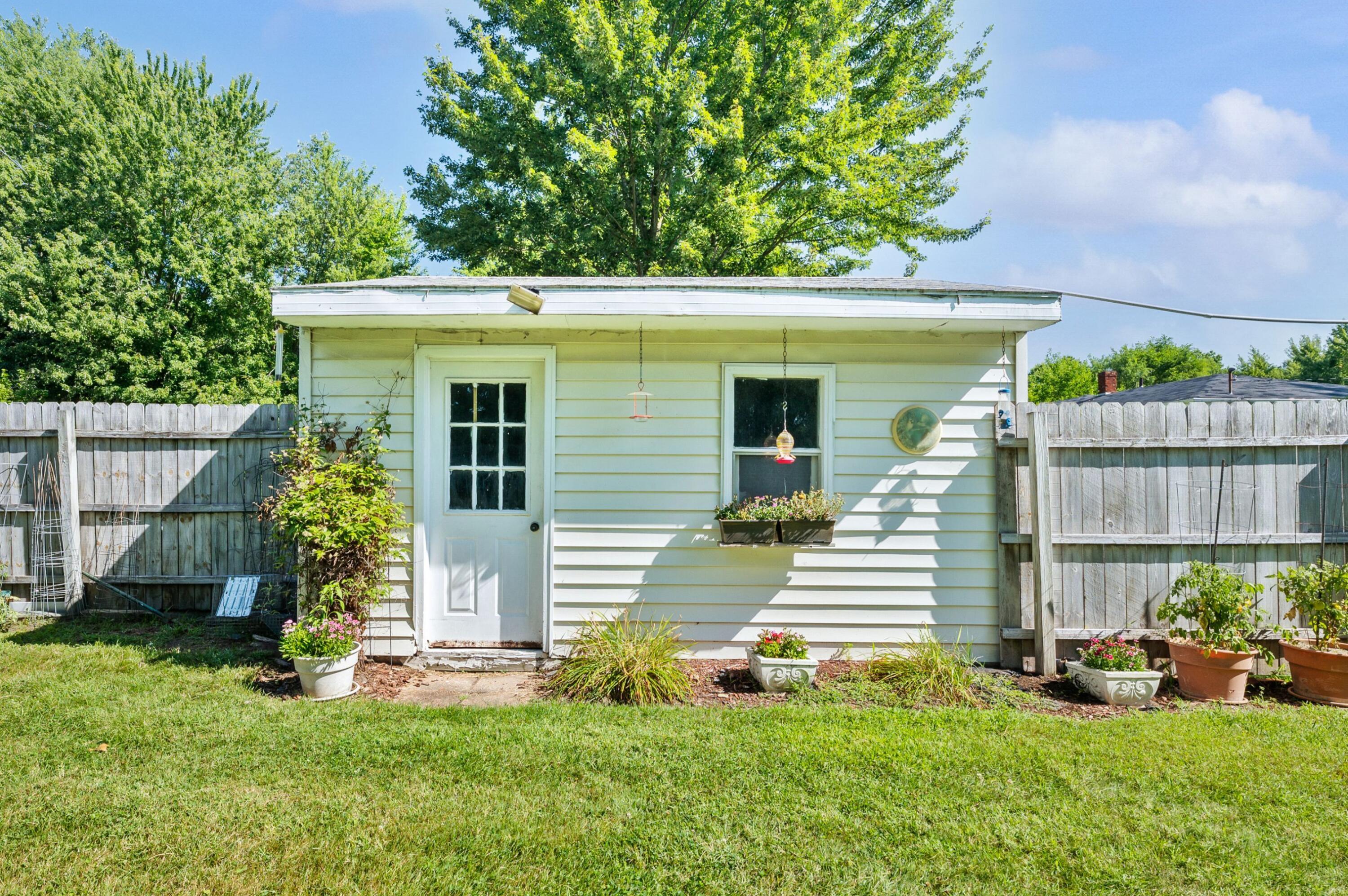 1864 Greenly Avenue Benton Harbor MI 49022