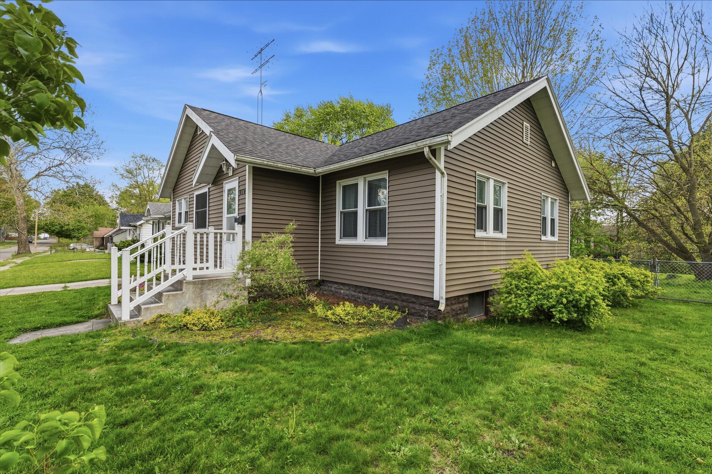 816 Burns Street Niles MI 49120