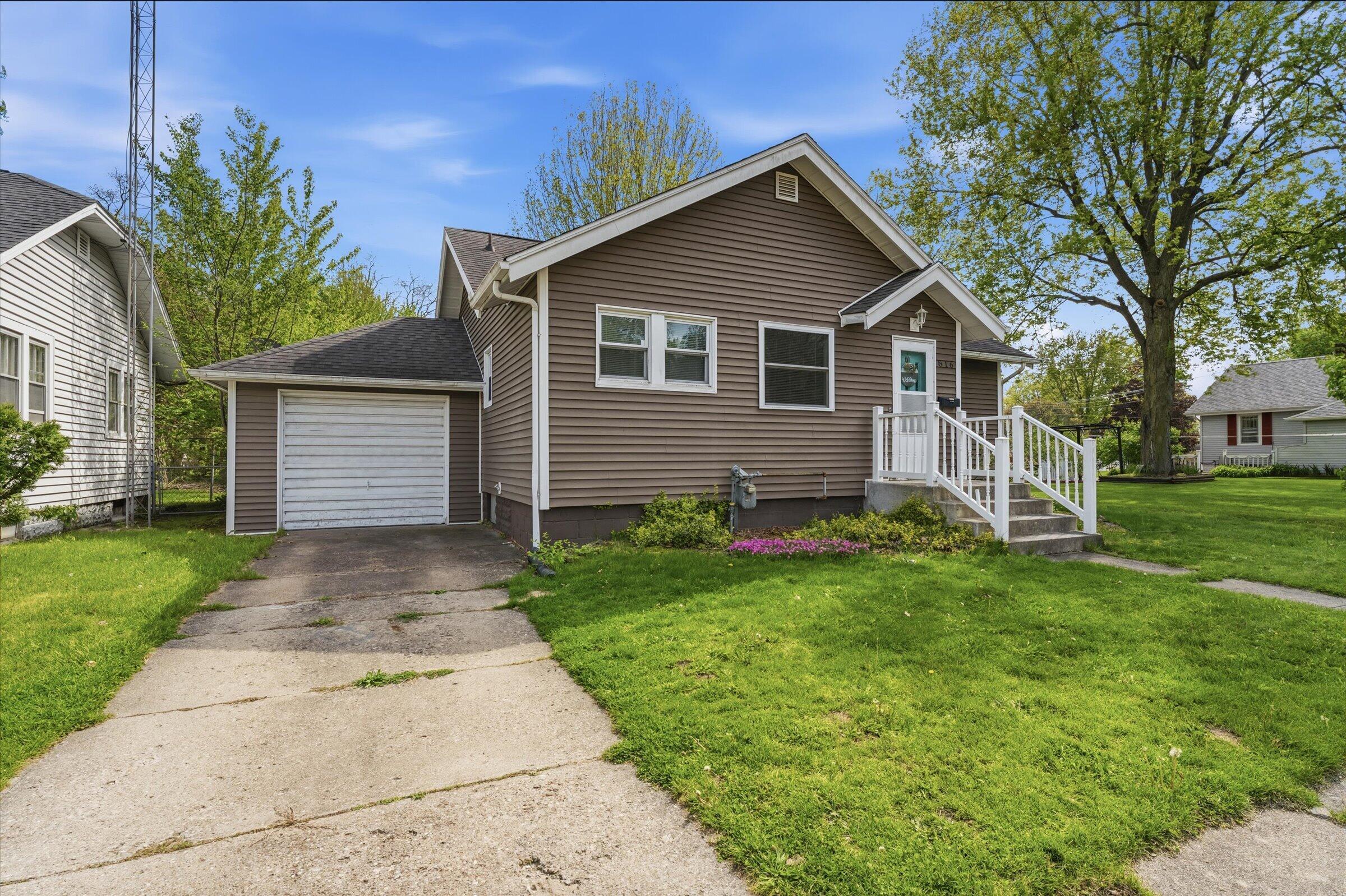 816 Burns Street Niles MI 49120