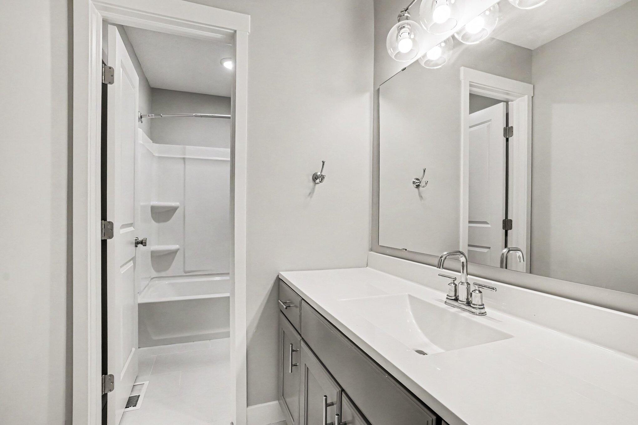 5927 Boxthorn Trail Kalamazoo MI 49009