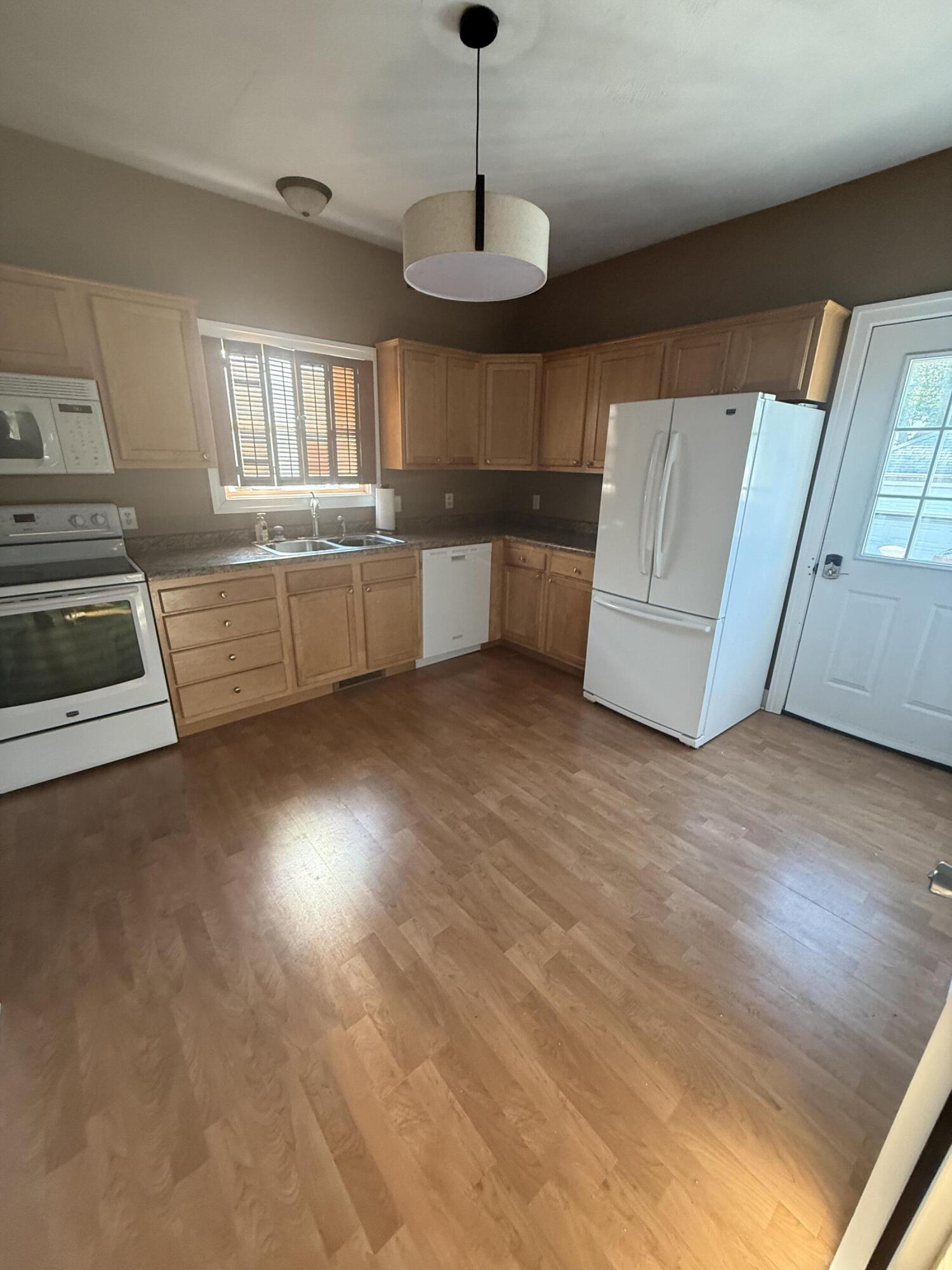 35 E 20th Street Holland MI 49423