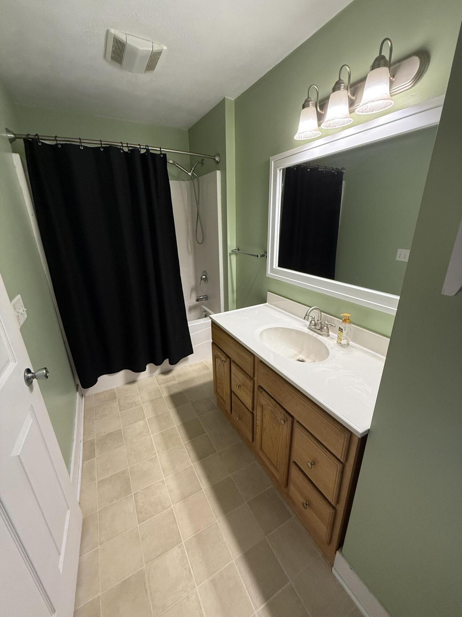 35 E 20th Street Holland MI 49423