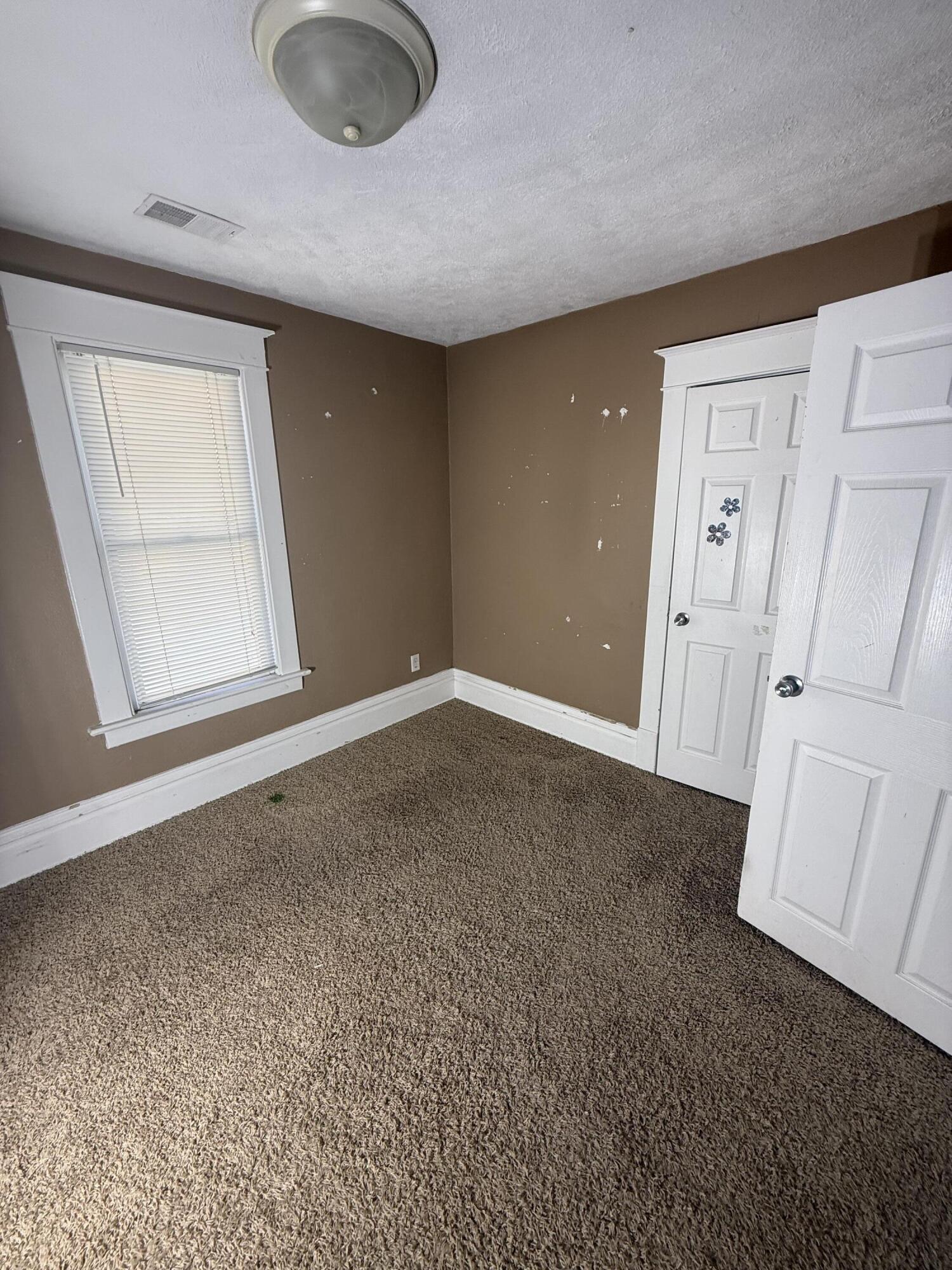 35 E 20th Street Holland MI 49423