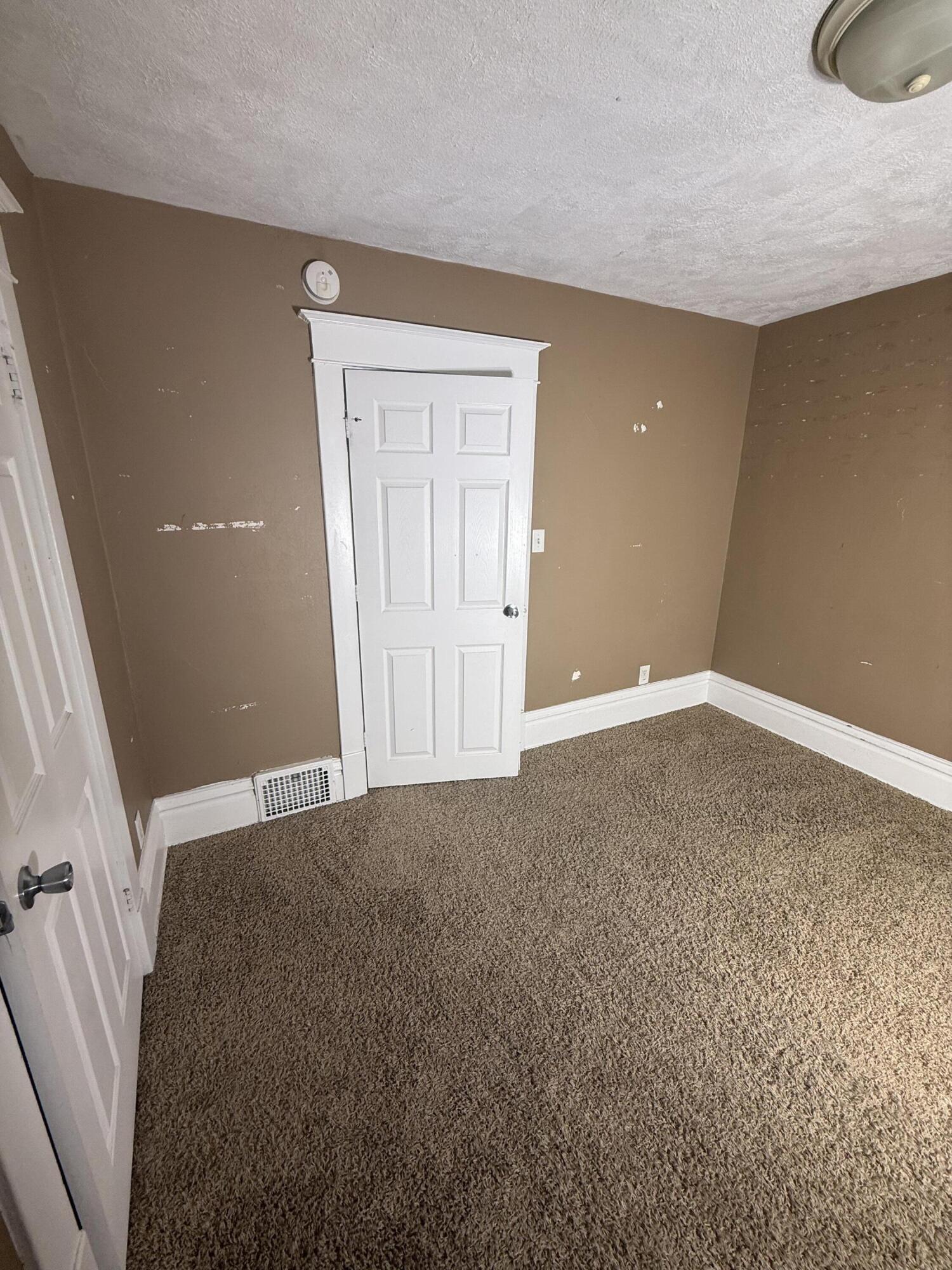 35 E 20th Street Holland MI 49423