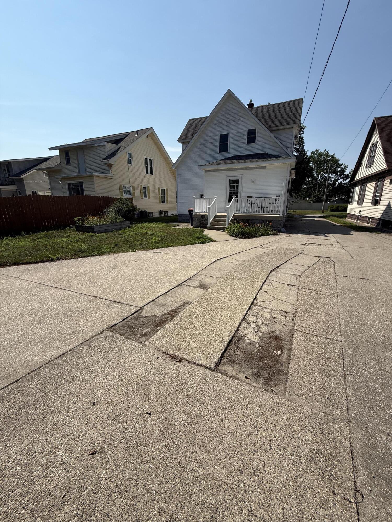 35 E 20th Street Holland MI 49423