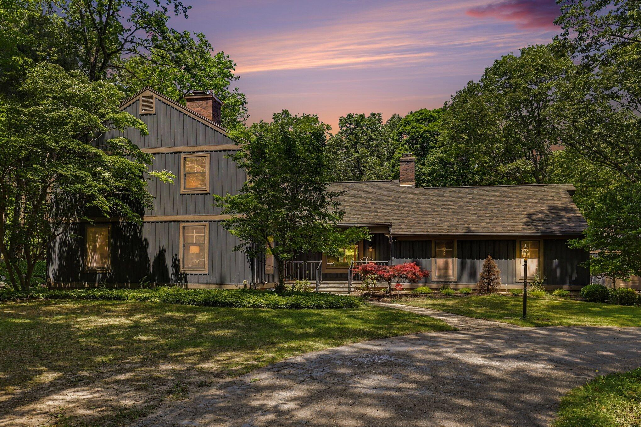 385 Greentree Lane NE Ada MI 49301