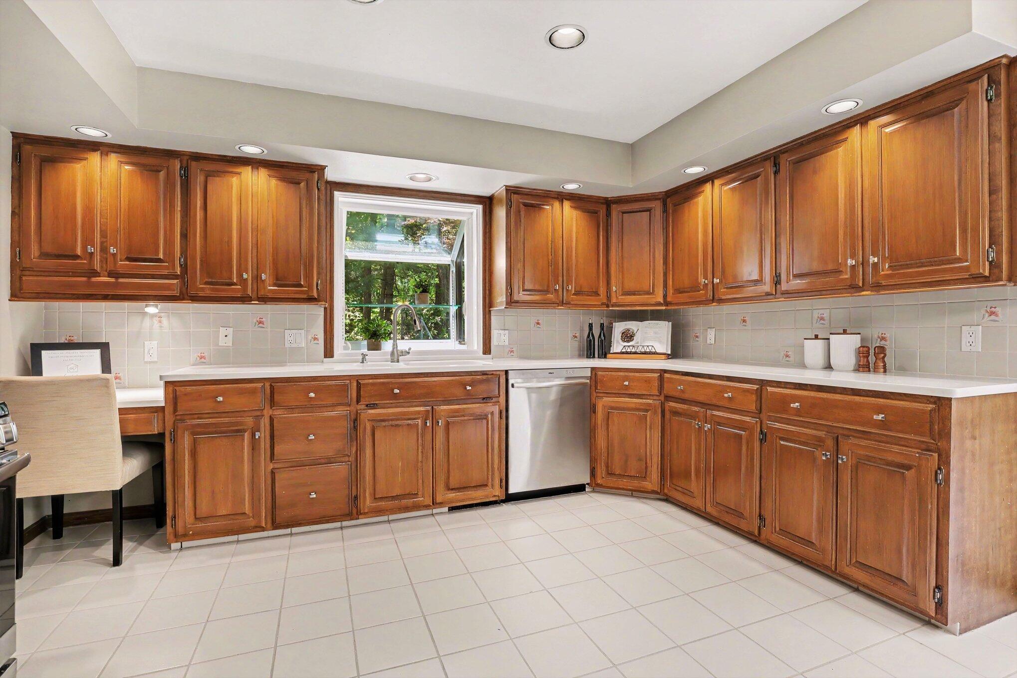 385 Greentree Lane NE Ada MI 49301