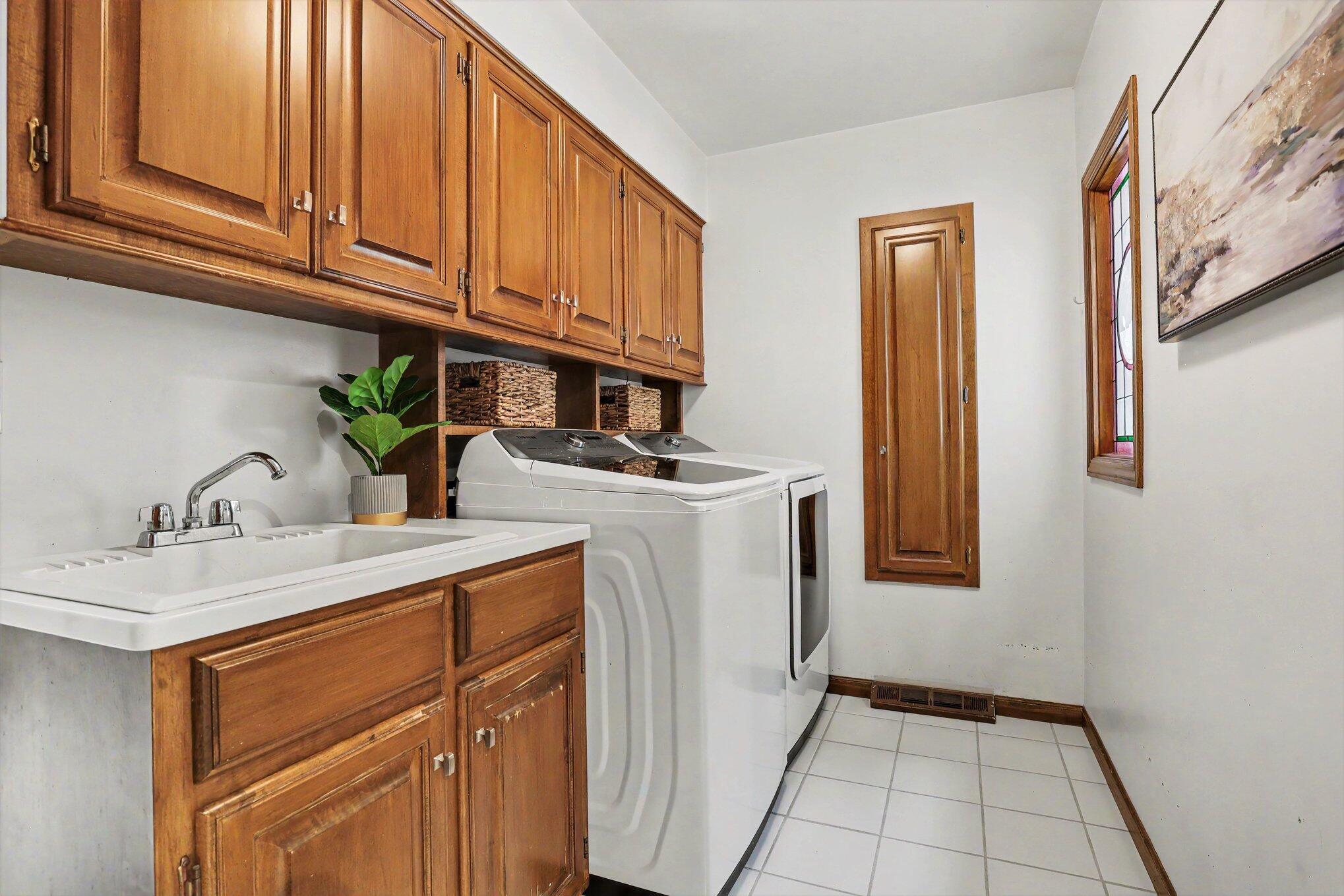 385 Greentree Lane NE Ada MI 49301