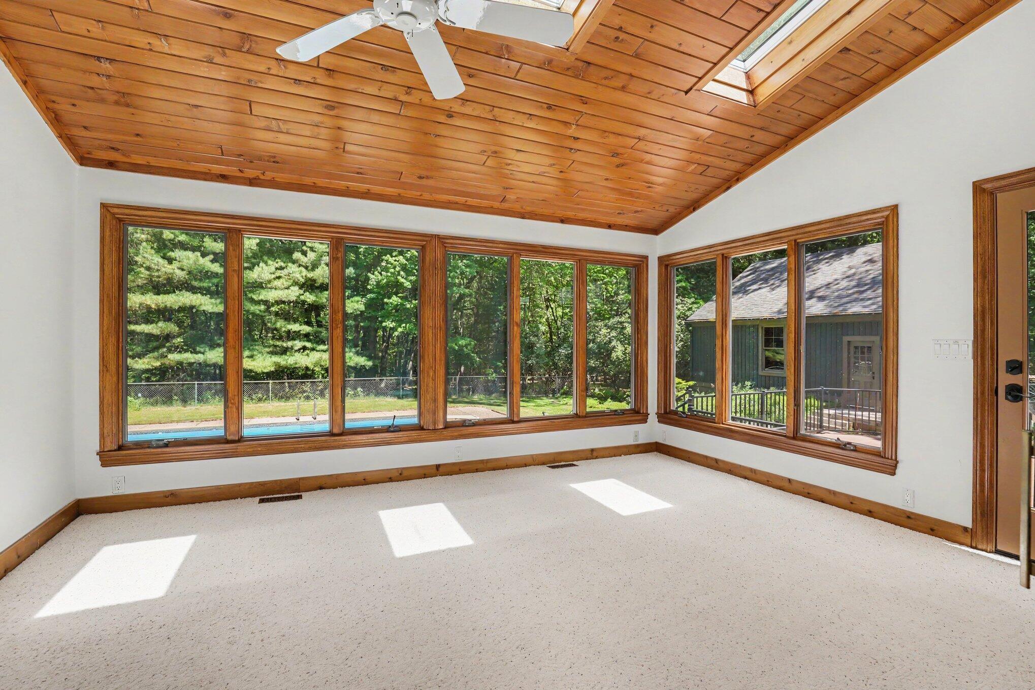 385 Greentree Lane NE Ada MI 49301