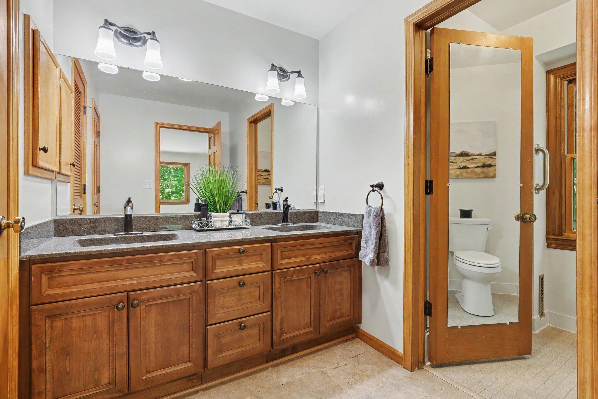 385 Greentree Lane NE Ada MI 49301