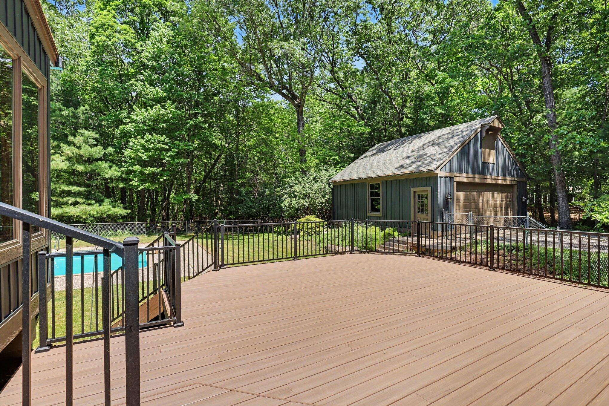 385 Greentree Lane NE Ada MI 49301