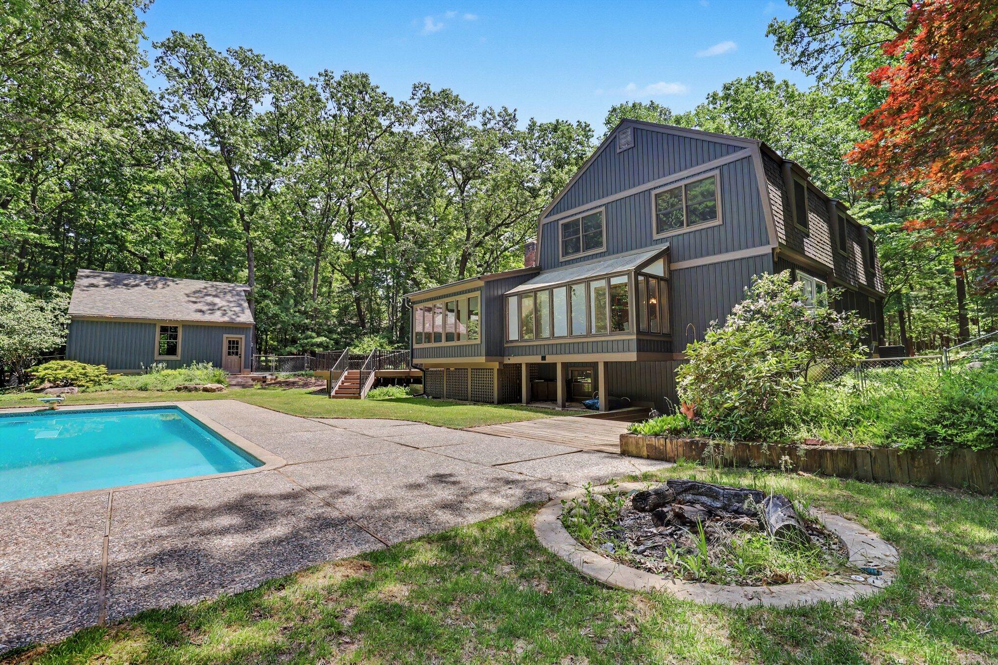 385 Greentree Lane NE Ada MI 49301