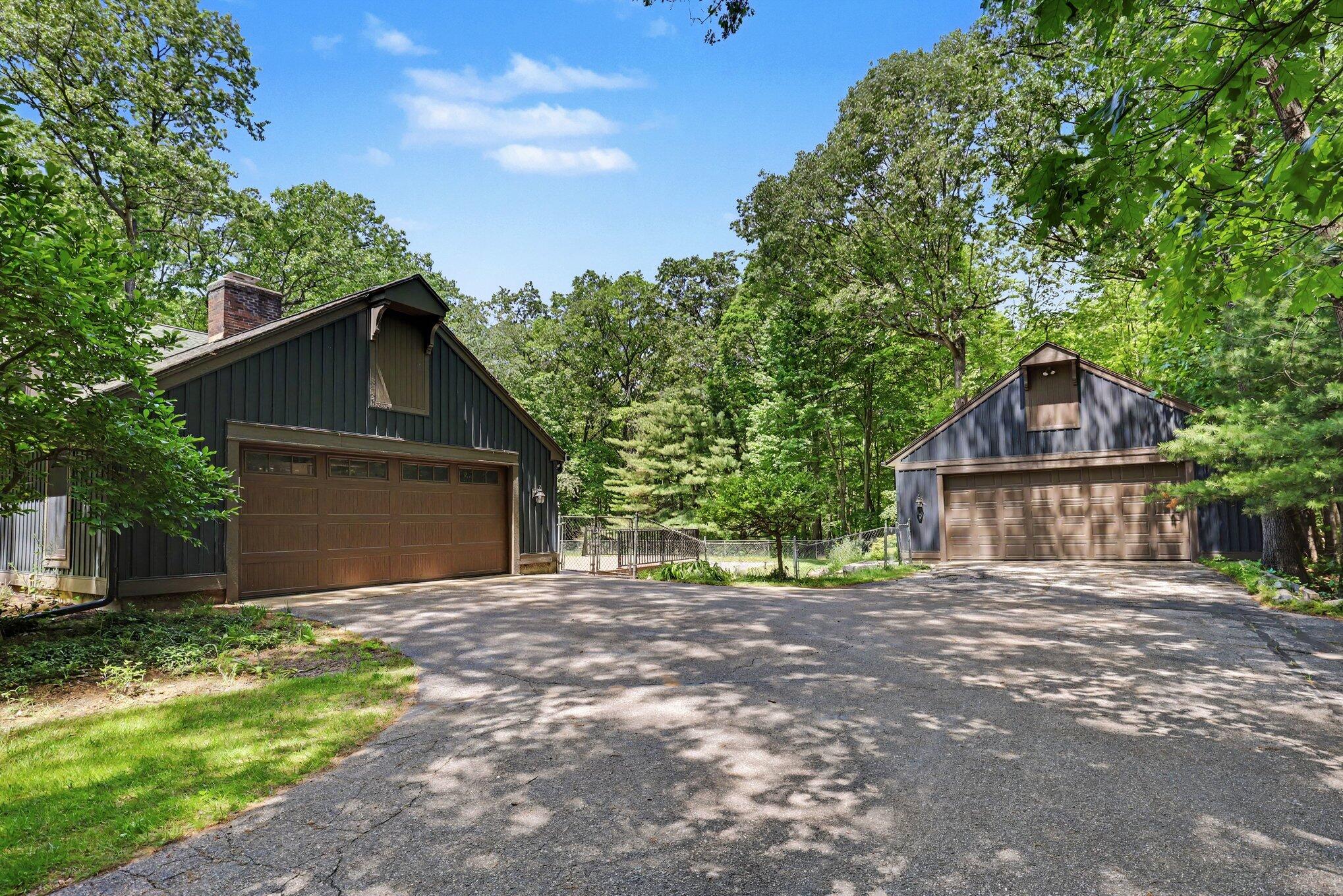385 Greentree Lane NE Ada MI 49301