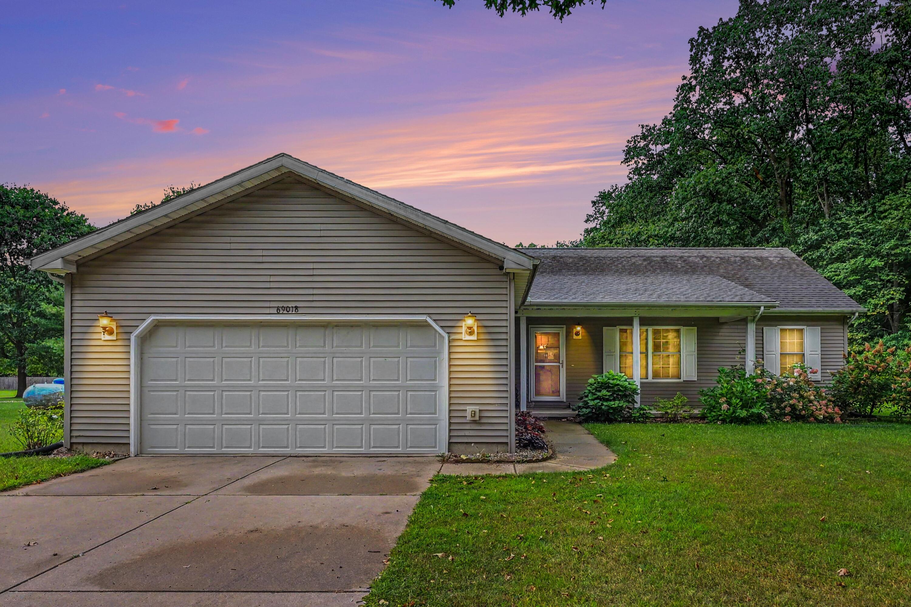 69018 Nautical Drive Edwardsburg MI 49112
