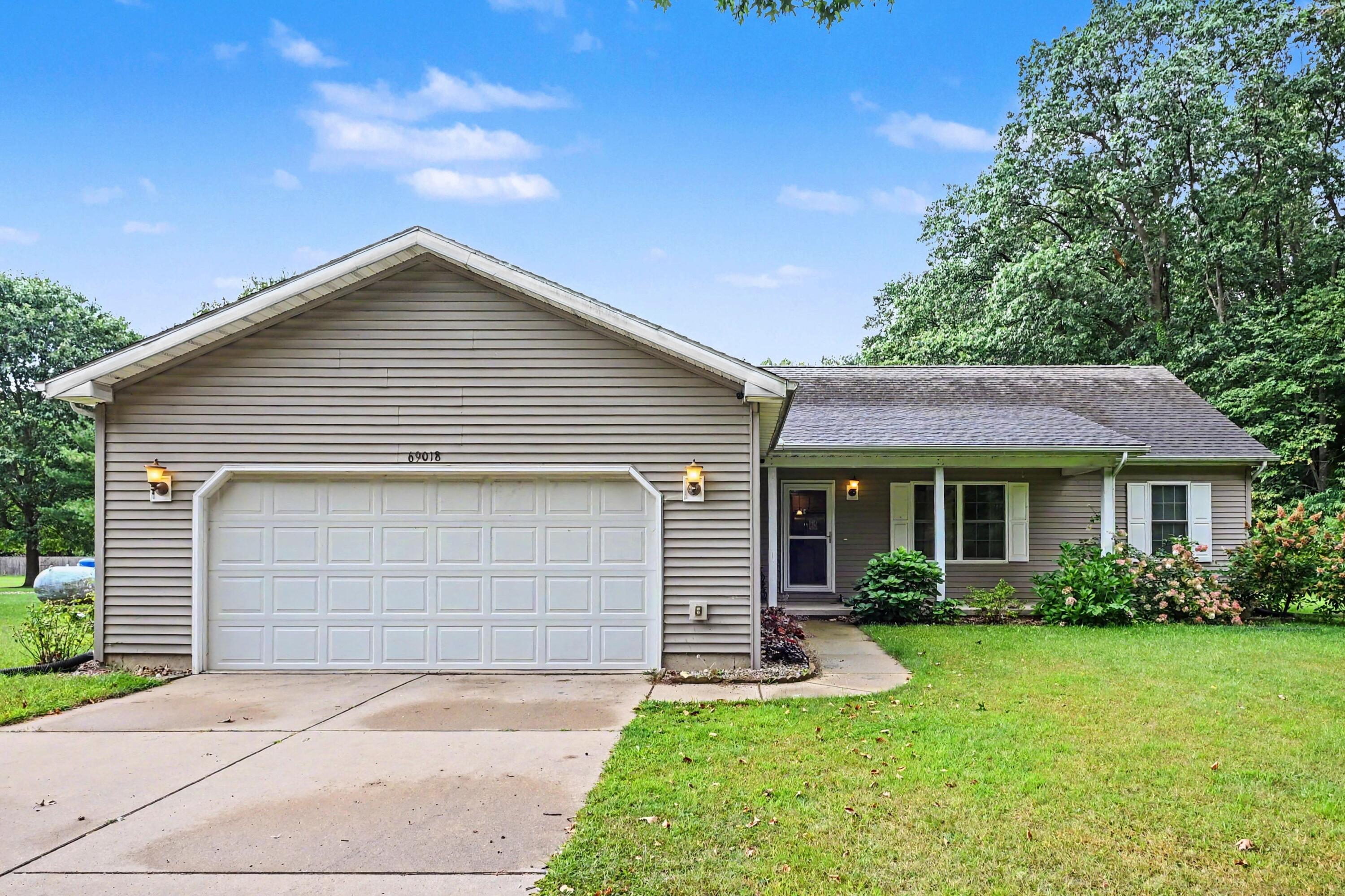 69018 Nautical Drive Edwardsburg MI 49112
