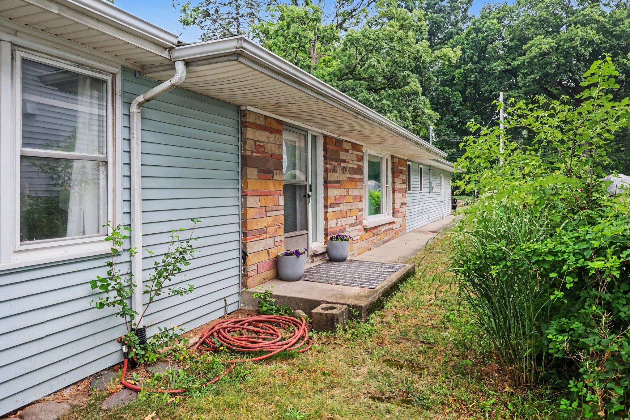 1028 Forest Drive Portage MI 49002