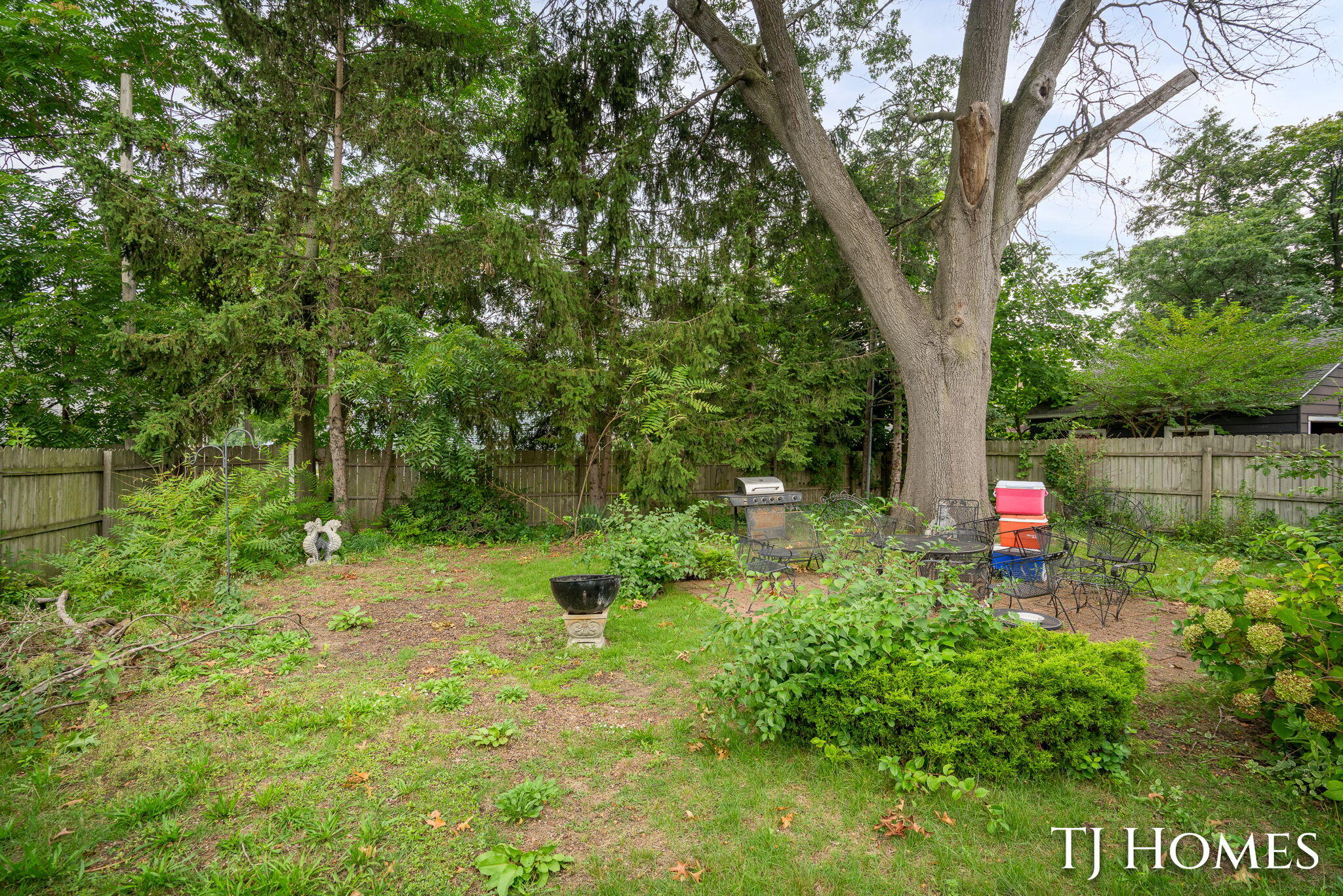 1587 Peck Street Muskegon MI 49441