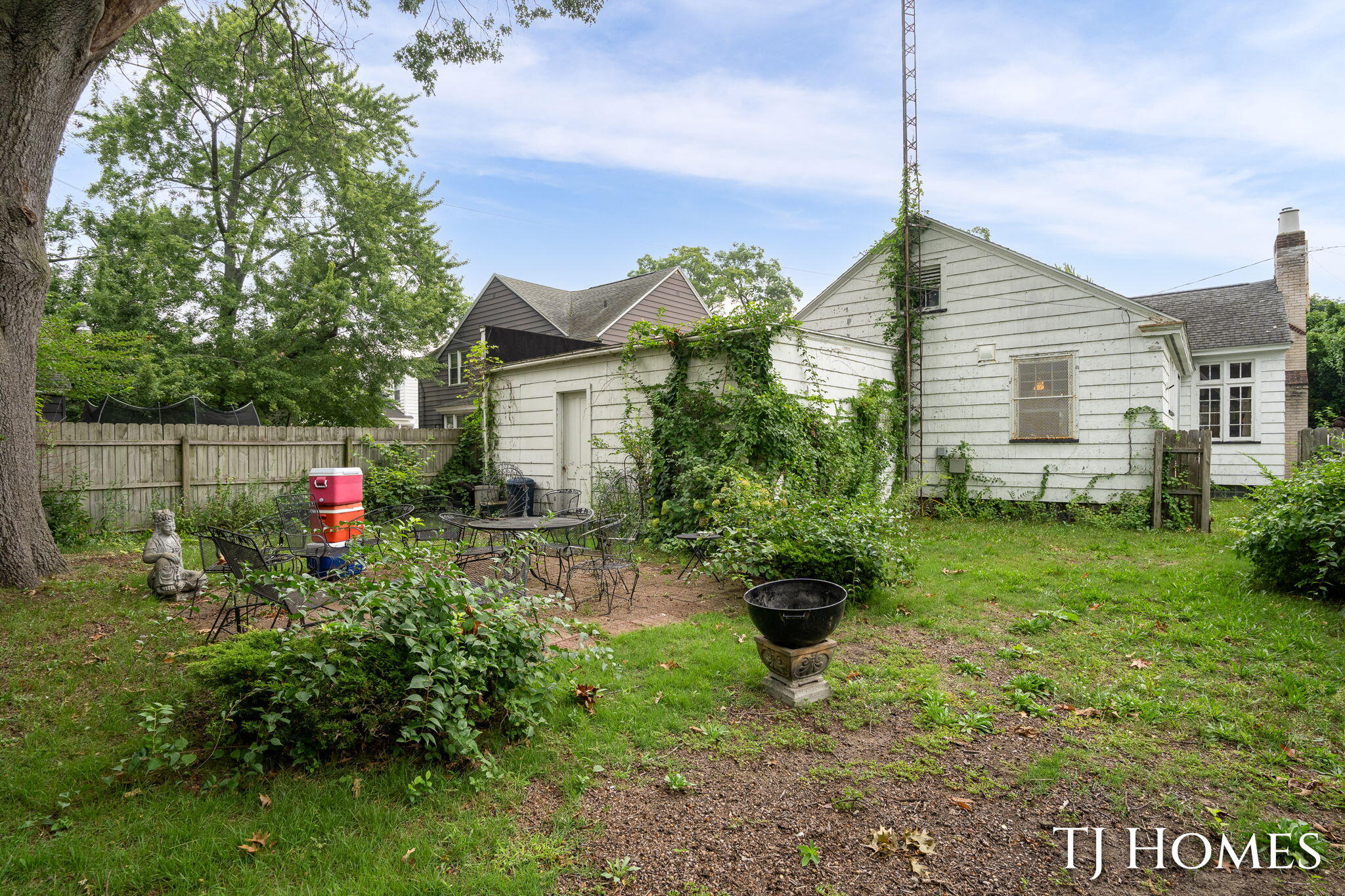 1587 Peck Street Muskegon MI 49441