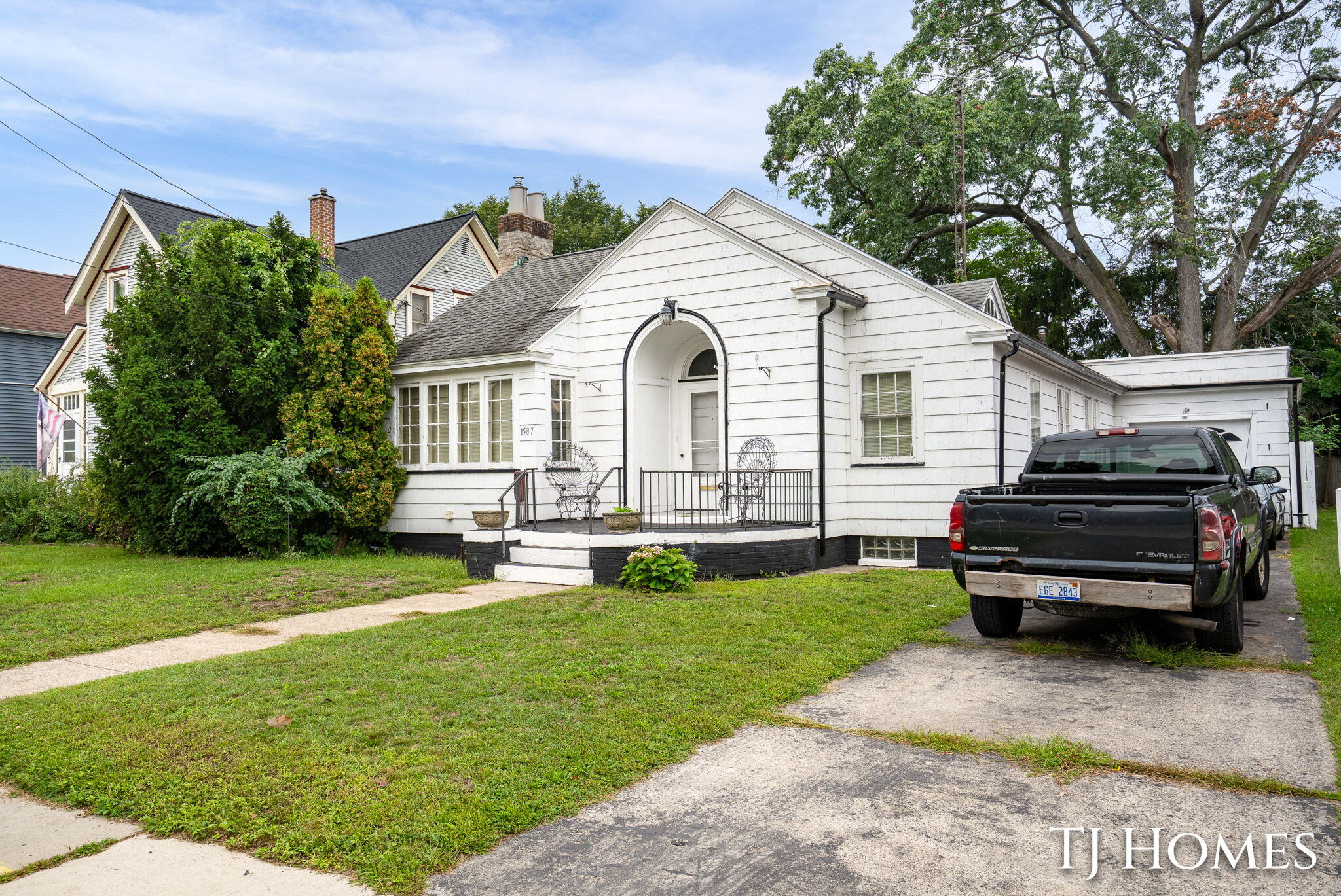1587 Peck Street Muskegon MI 49441