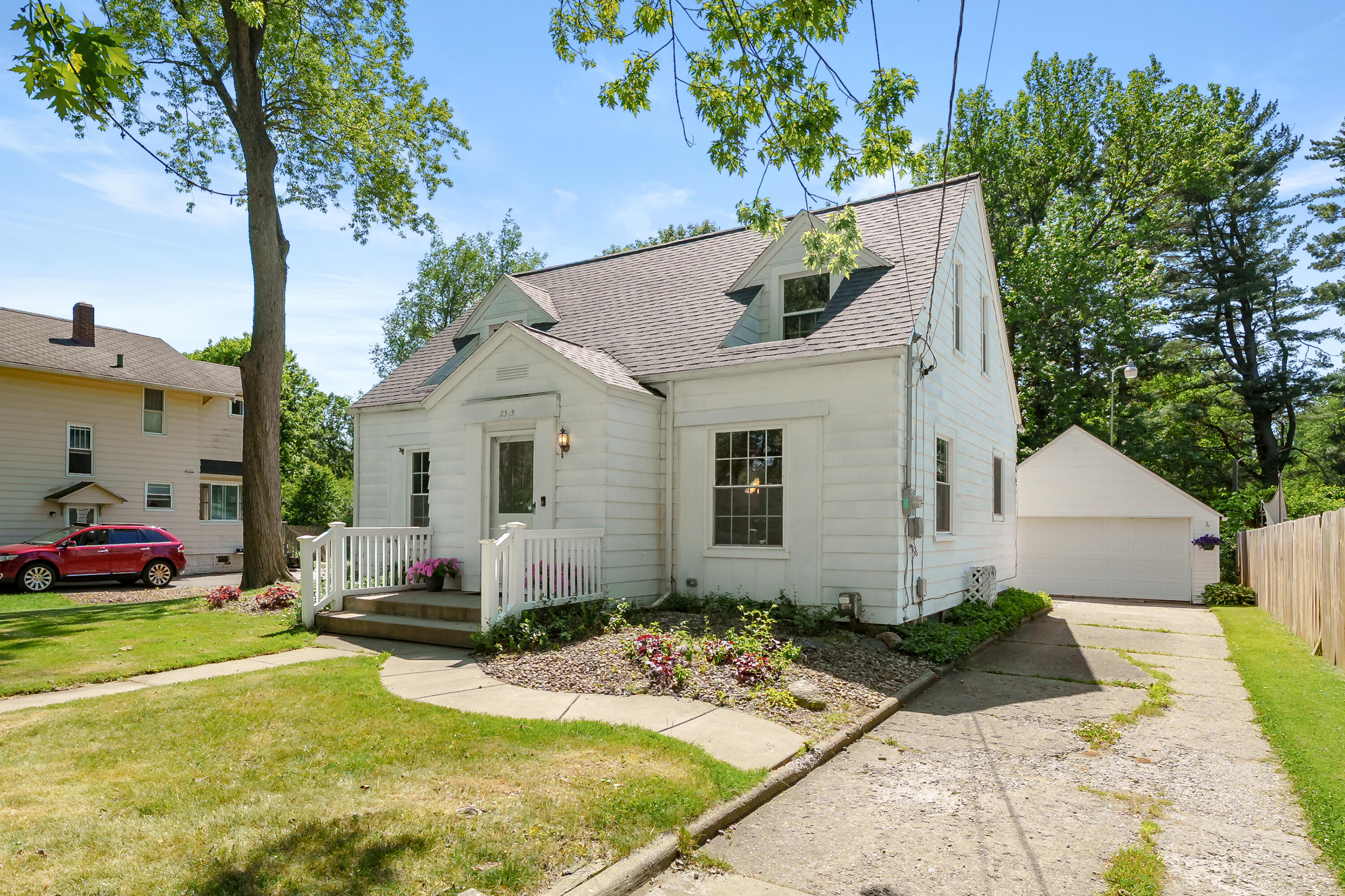2315 Fairfield Avenue Kalamazoo MI 49048