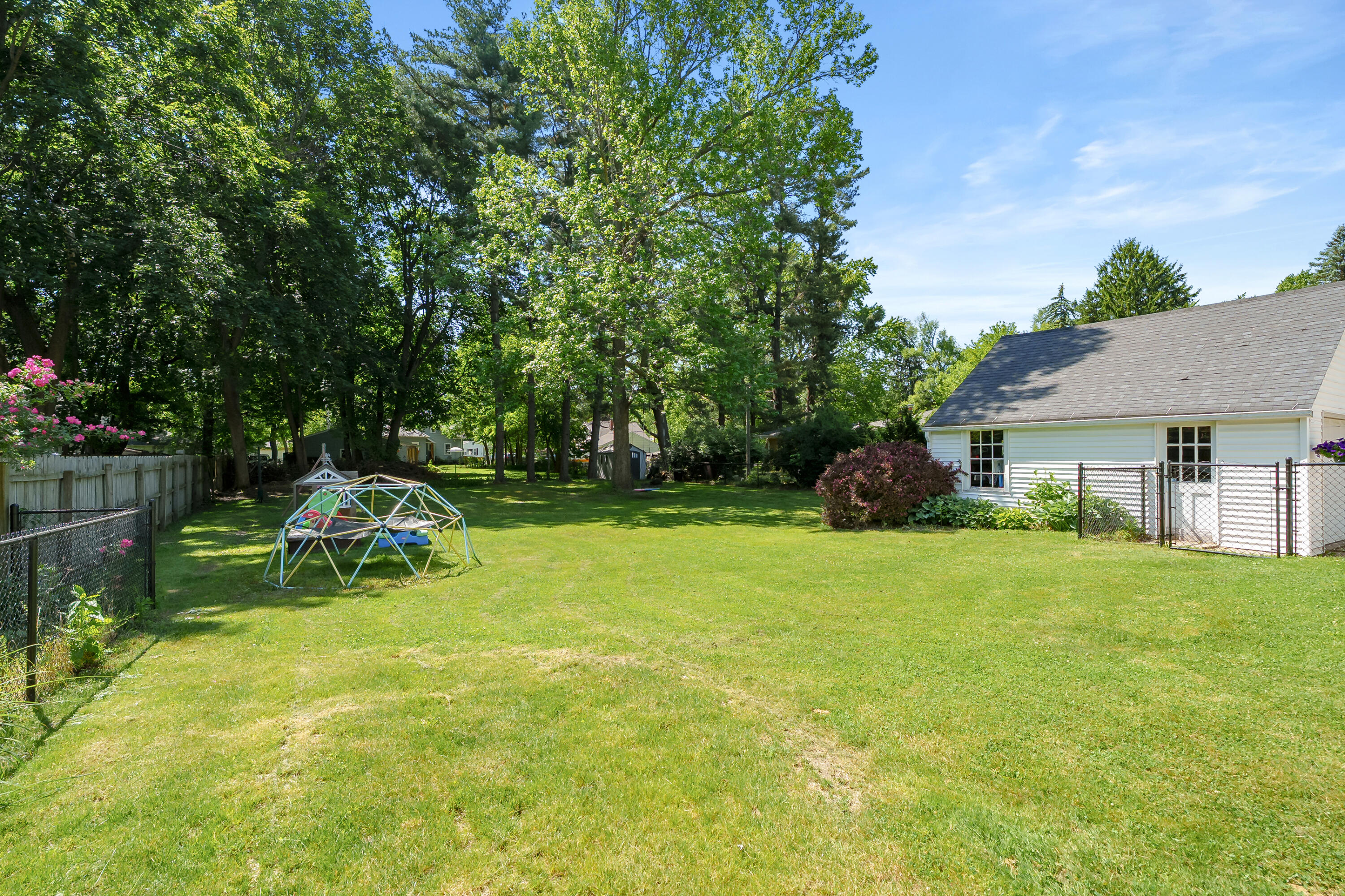 2315 Fairfield Avenue Kalamazoo MI 49048